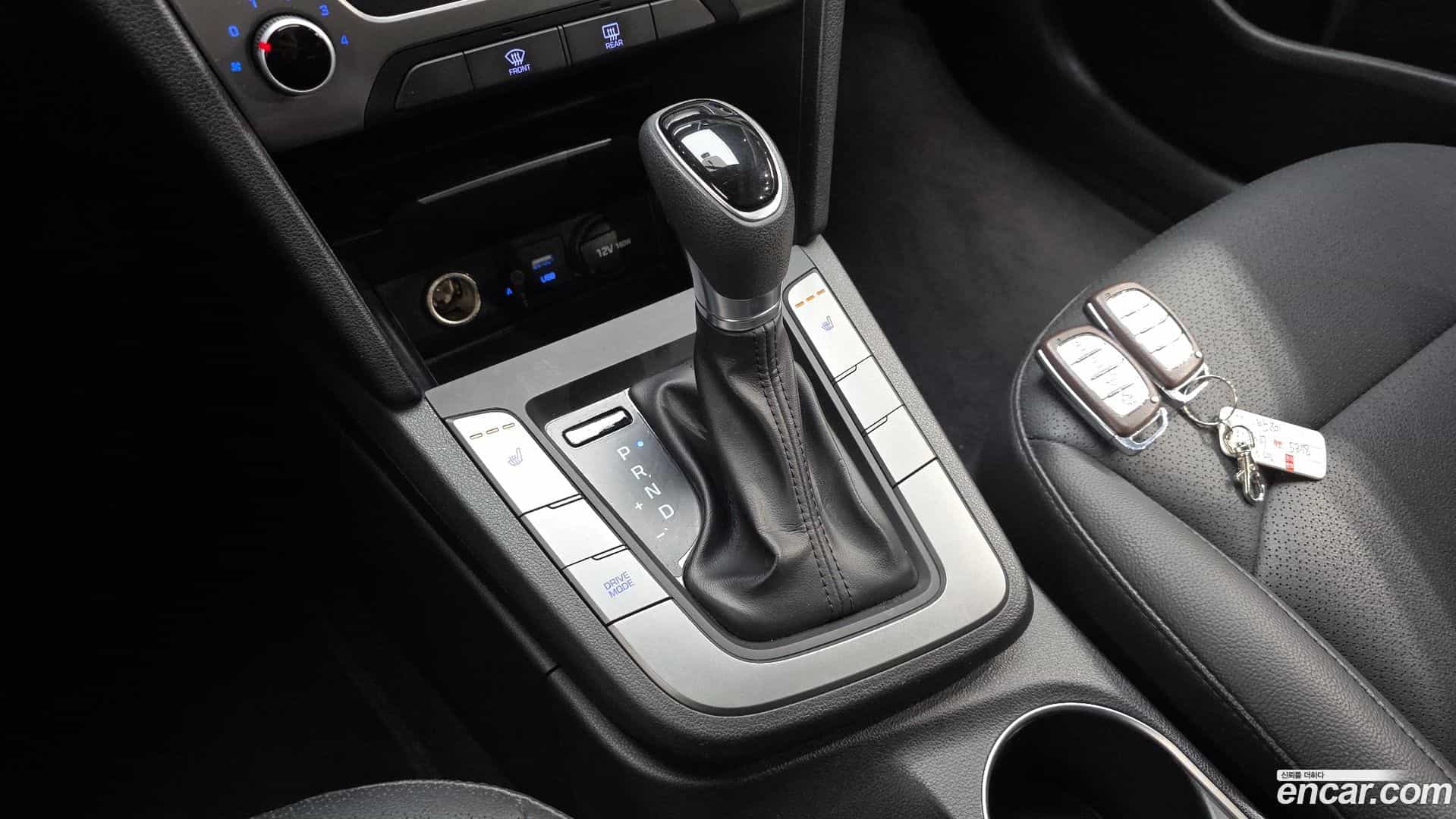 AVANTE Hyundai 2017.1-INNER-009