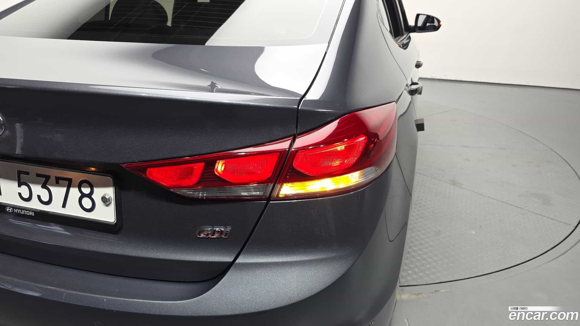 AVANTE Hyundai 2017.1-OUTER-033