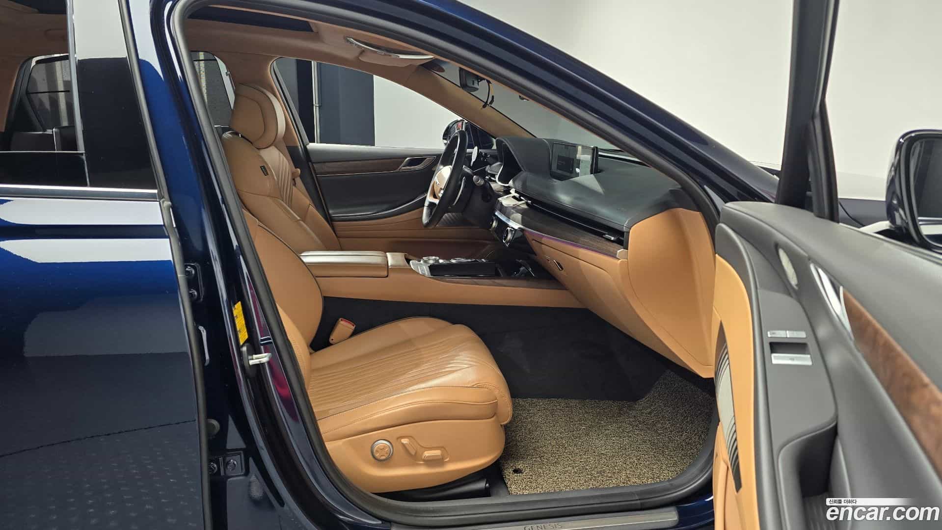G80 Genesis 2021.0-INNER-036