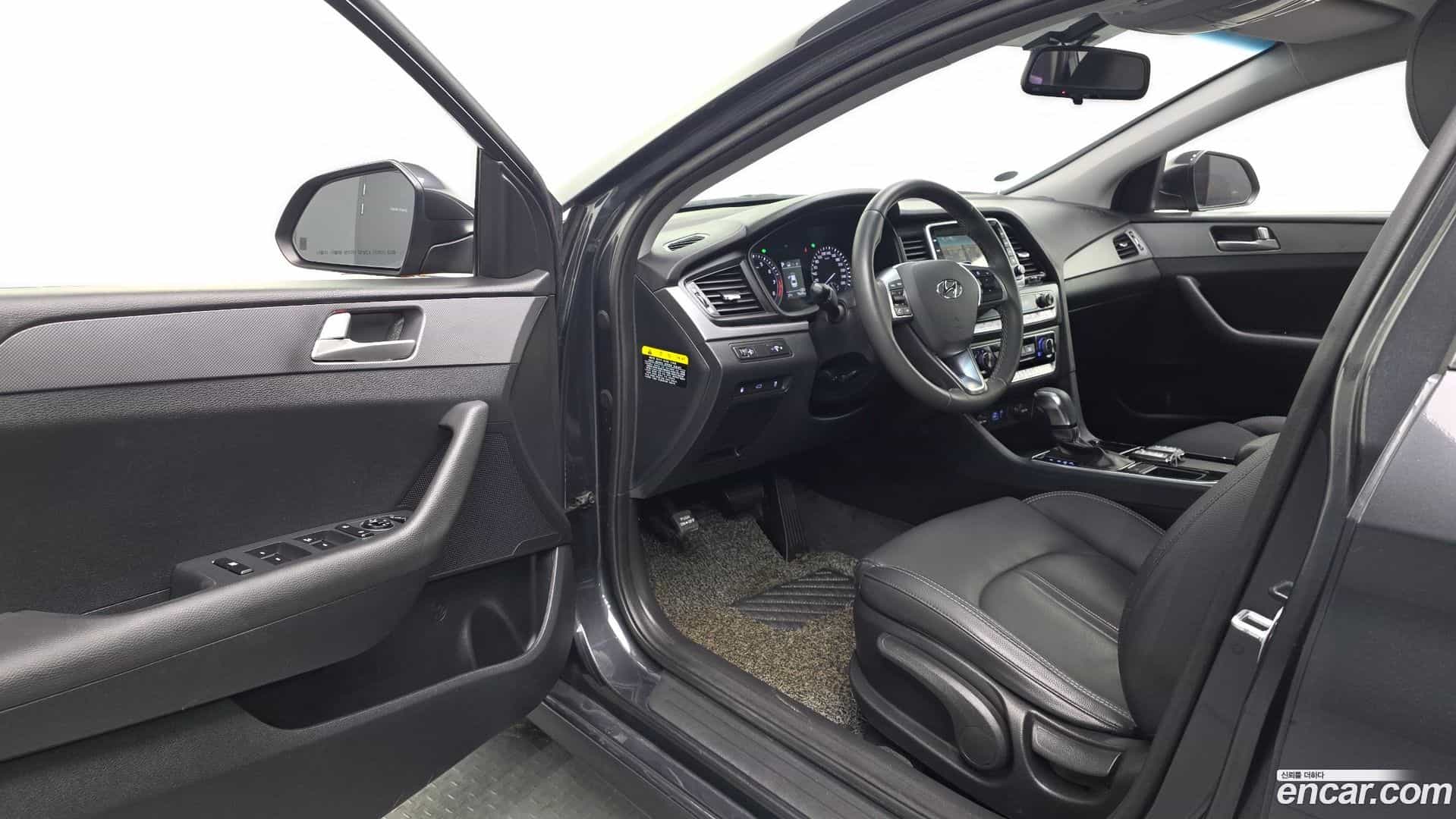 Sonata Hyundai 2017.3-INNER-010
