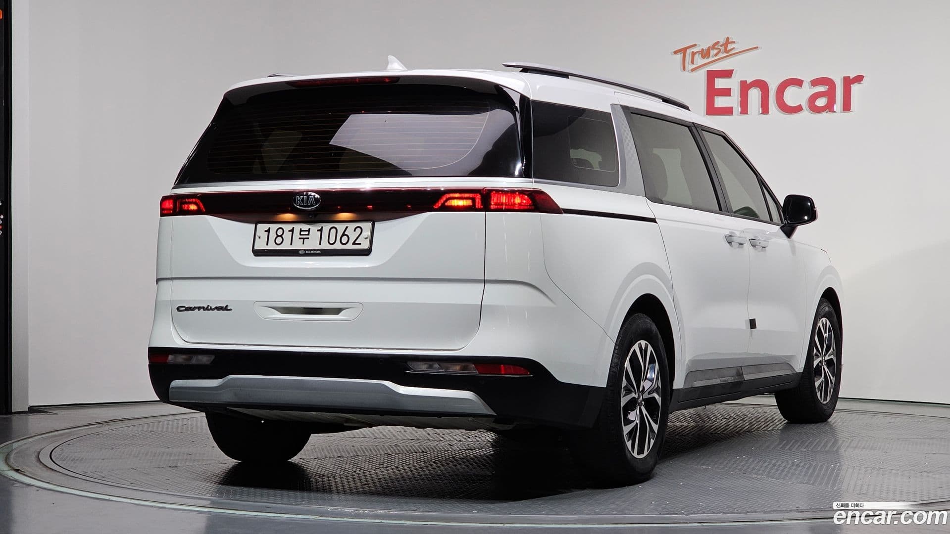 Main__Slider__Photo:Canival Kia 2021.1-1