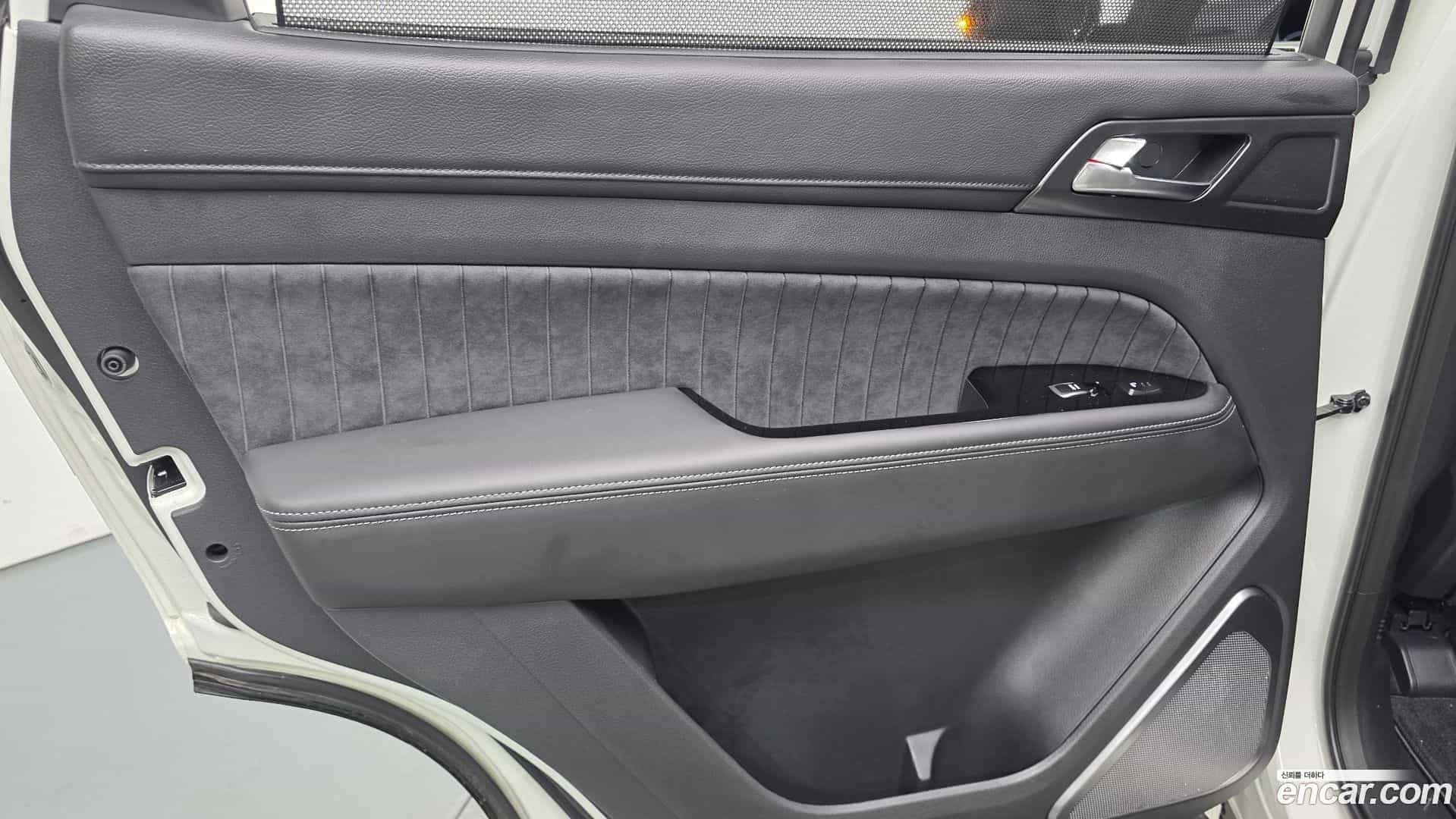 Rexton KG Mobility 2024.3-INNER-035