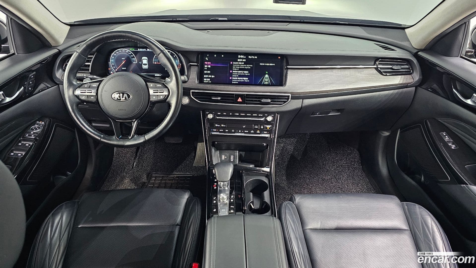 Main__Slider__Photo:K7 Kia 2021.2-6