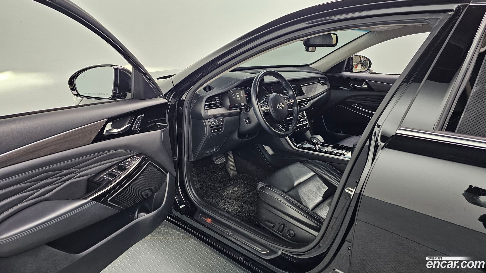 Main__Slider__Photo:K7 Kia 2021.2-25