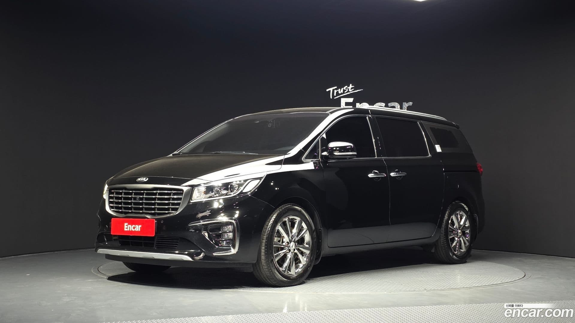 Main__Slider__Photo:Canival Kia 2019.6-0