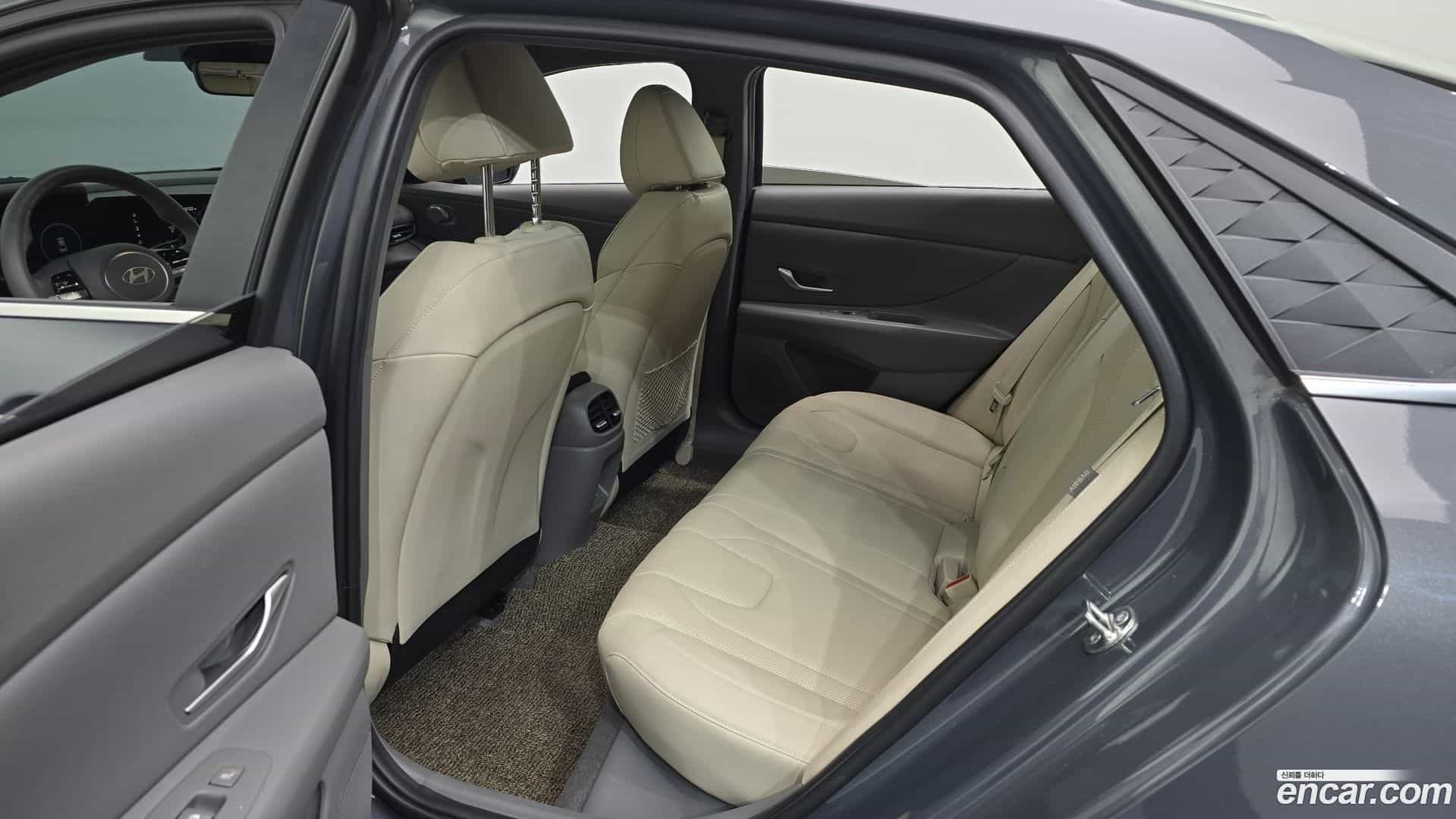 AVANTE Hyundai 2023.11-INNER-036
