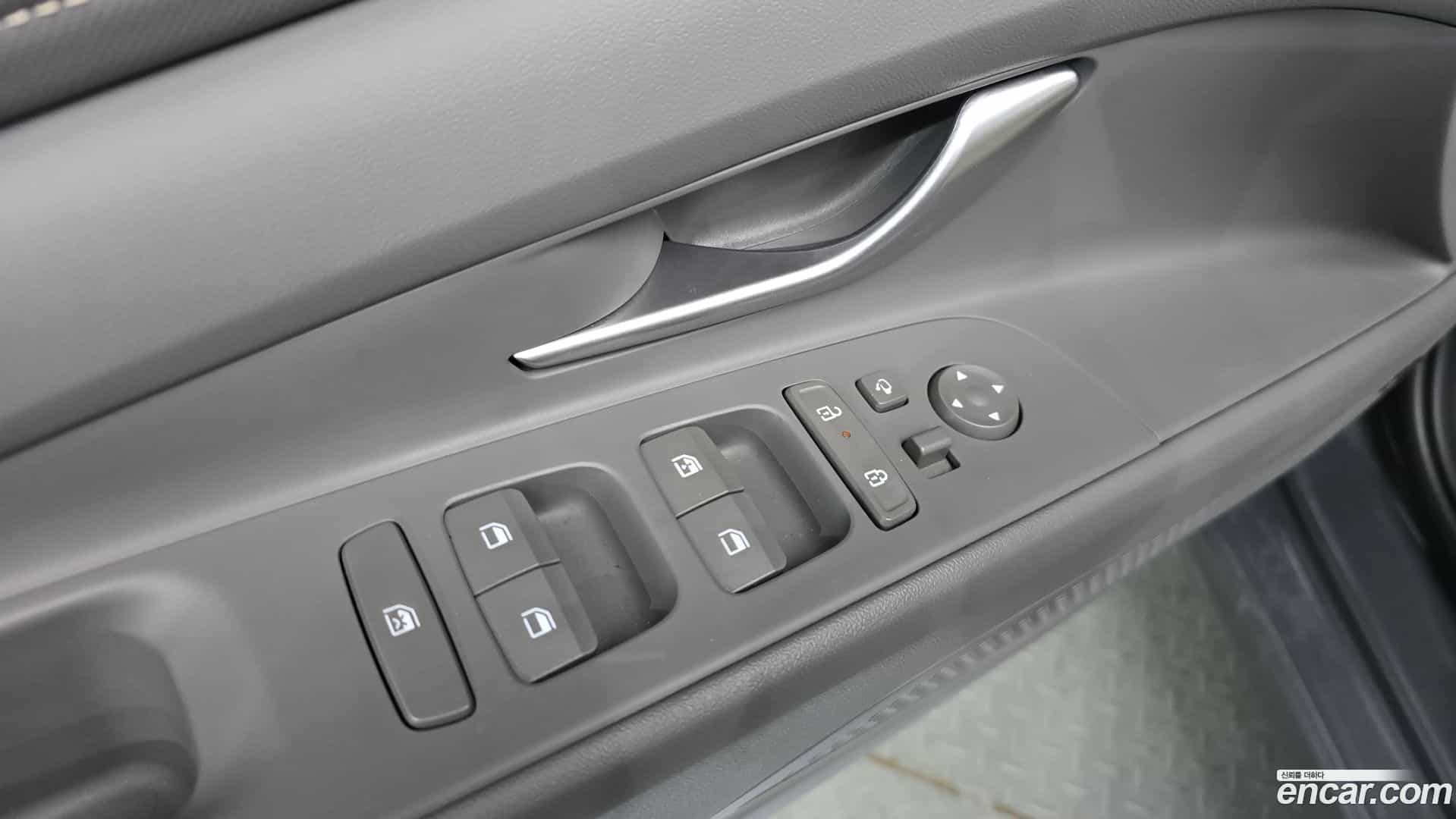 AVANTE Hyundai 2023.11-OPTION-040