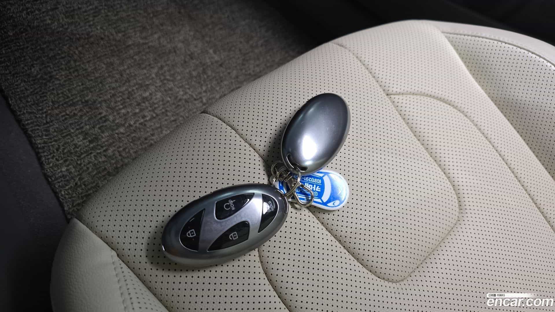 AVANTE Hyundai 2023.11-OPTION-045