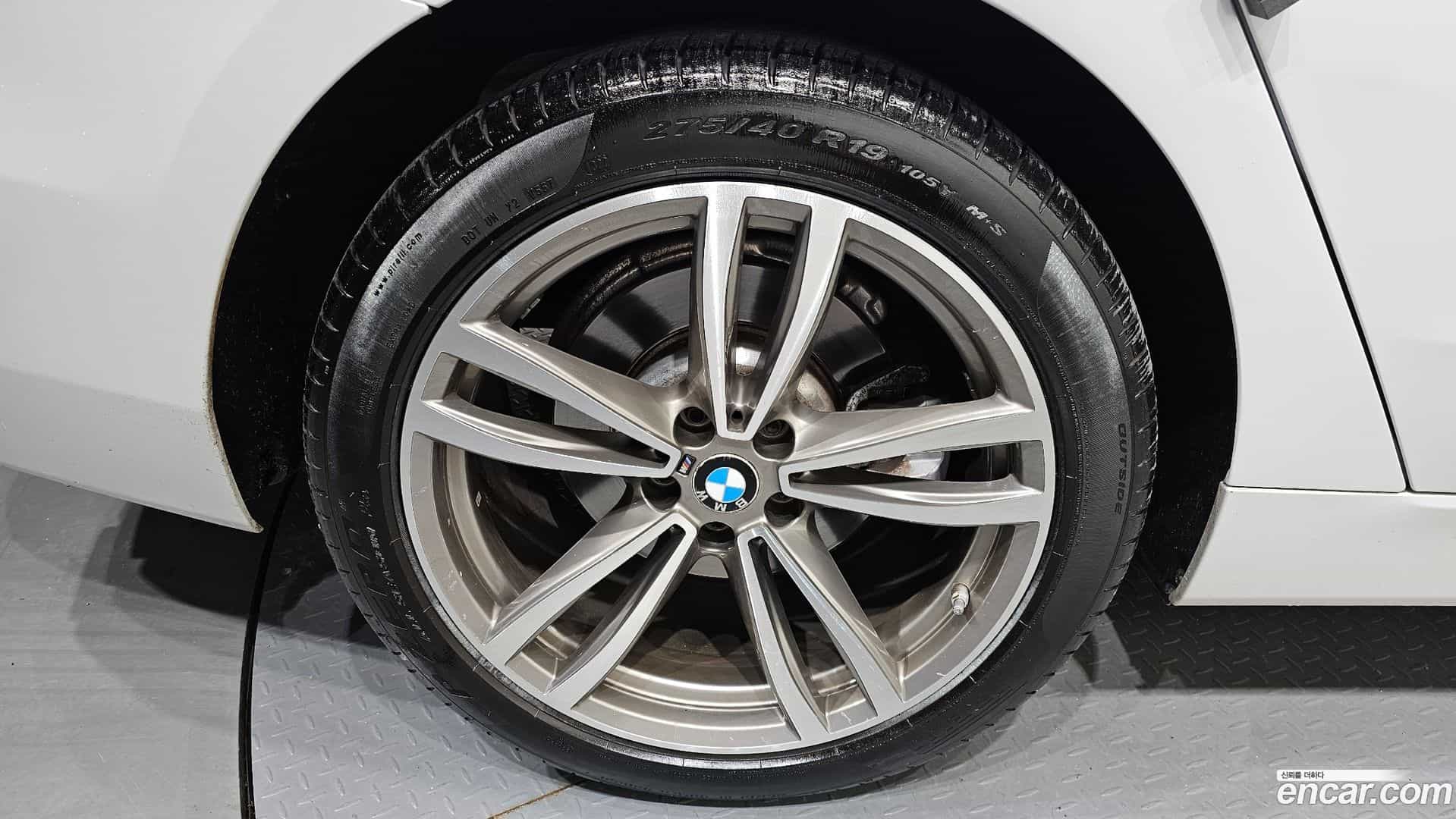 Gran Turismo BMW 2019.11-OUTER-005