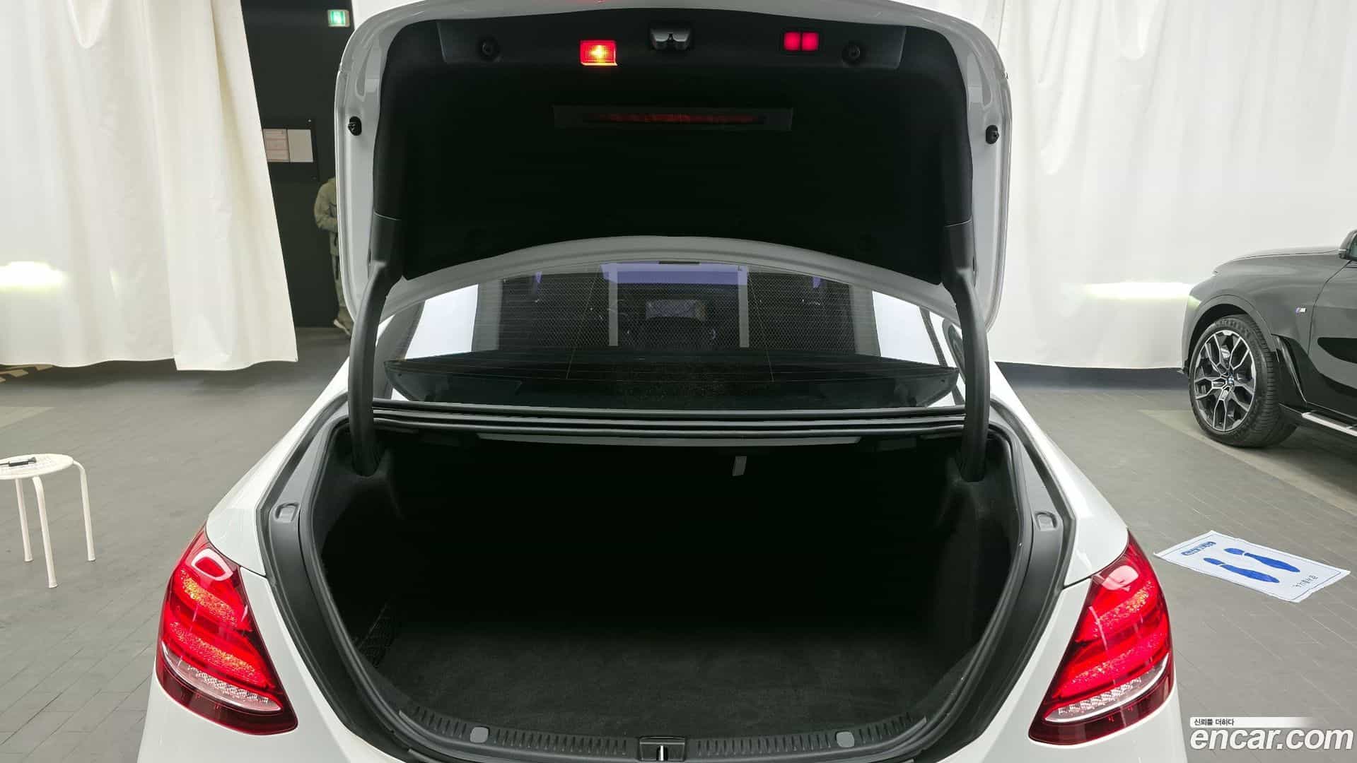 E-Class Mercedes-Benz 2016.9-OPTION-024
