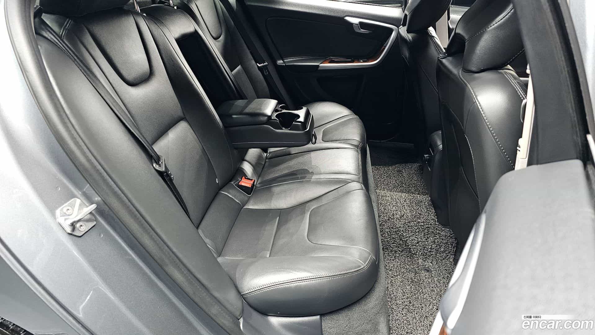 S60 Volvo 2018.5-OPTION-040
