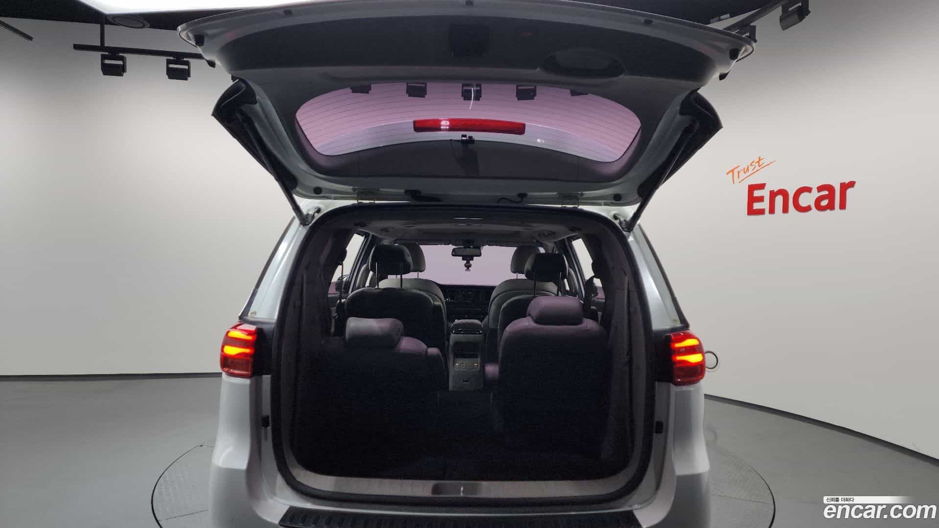 Canival Kia 2019.3-OPTION-024