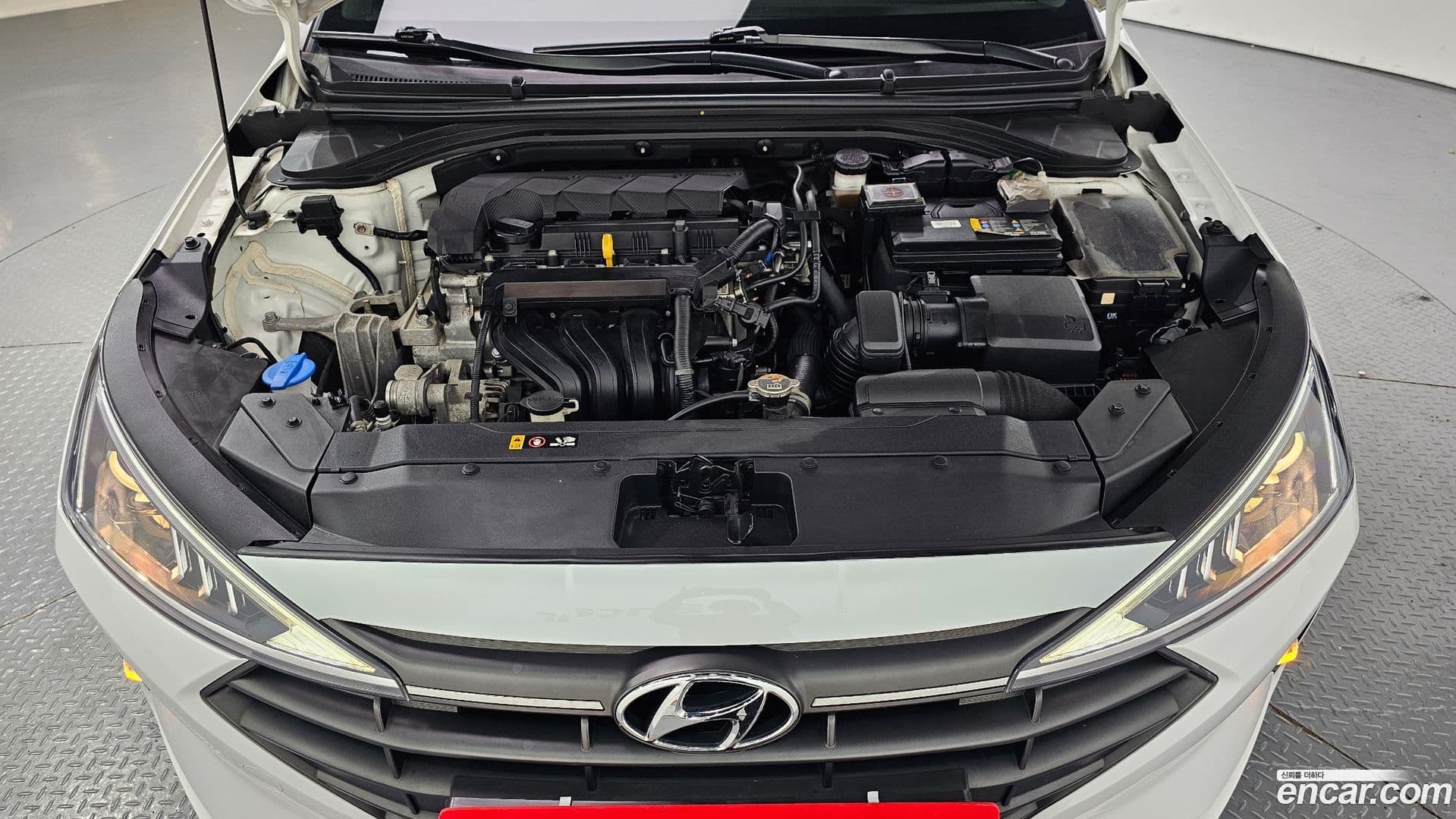 Main__Slider__Photo:AVANTE Hyundai 2019.1-5