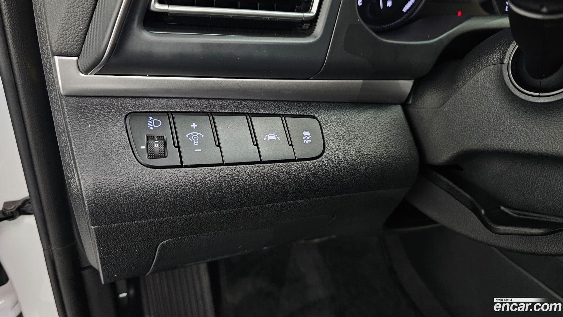 Main__Slider__Photo:AVANTE Hyundai 2019.1-18
