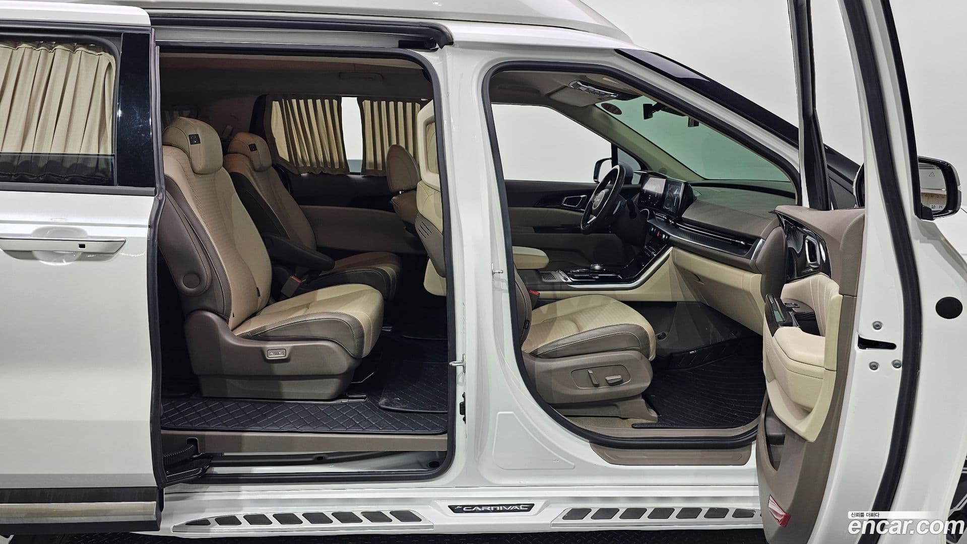 Main__Slider__Photo:Canival Kia 2021.9-30