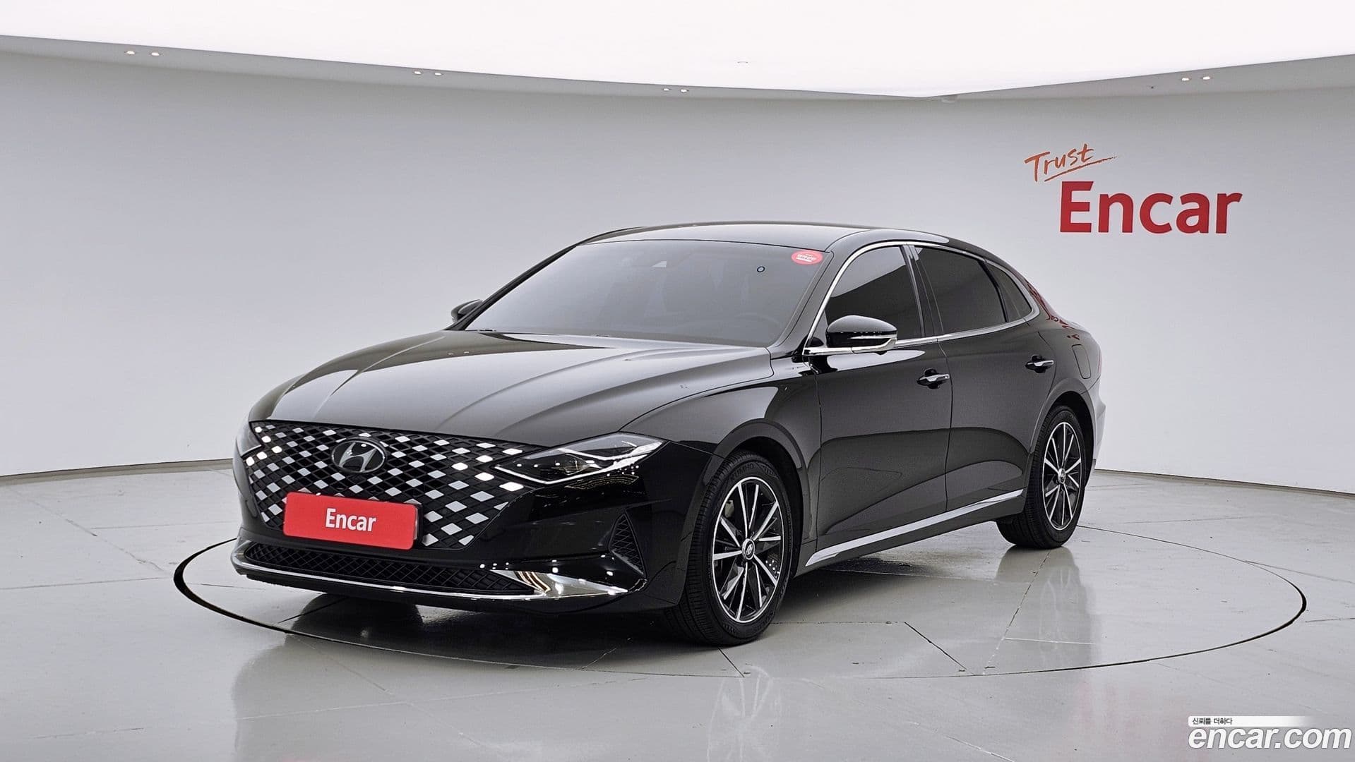 Main__Slider__Photo:Grandeur Hyundai 2020.10-0