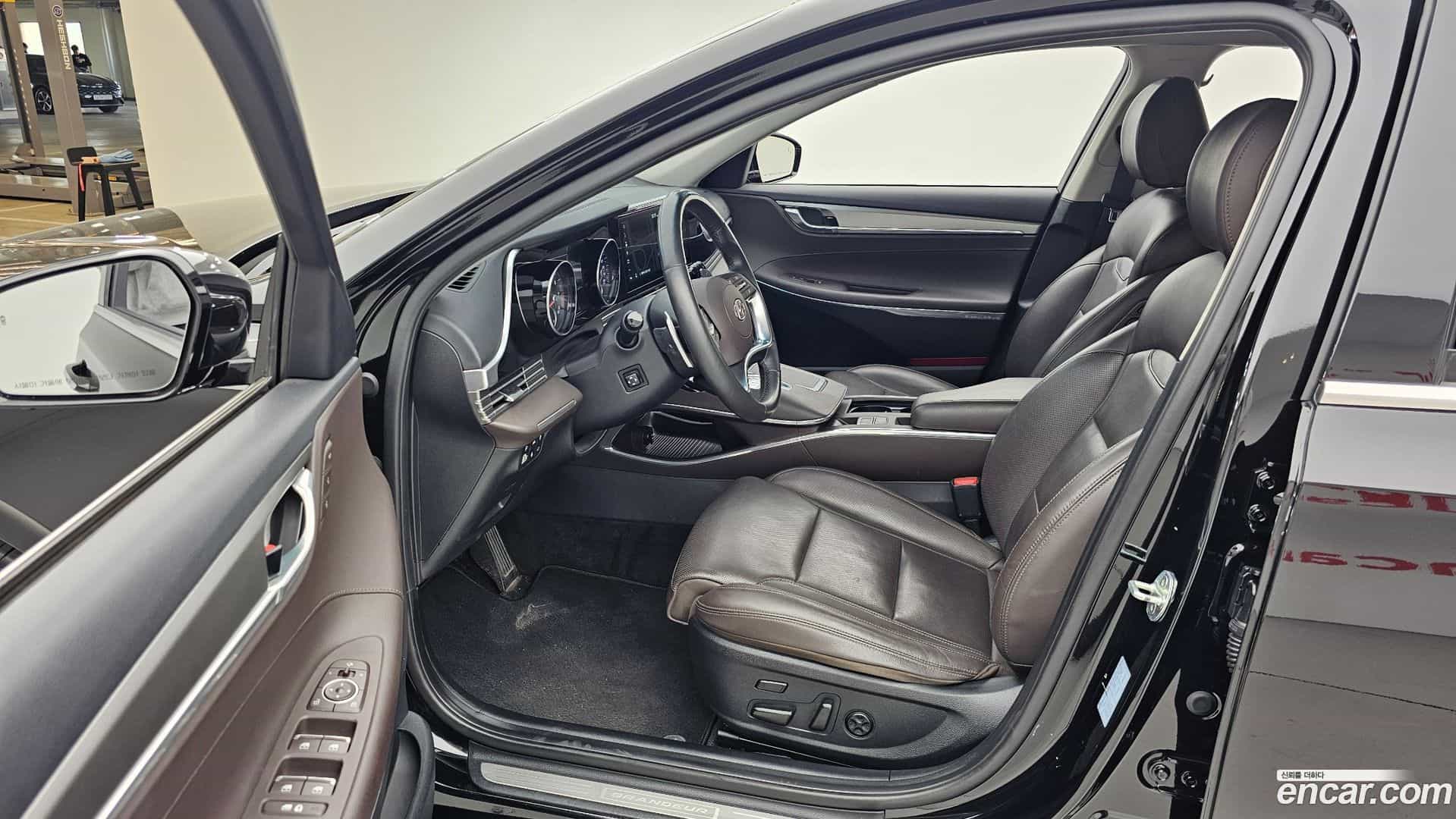 Grandeur Hyundai 2020.10-INNER-010