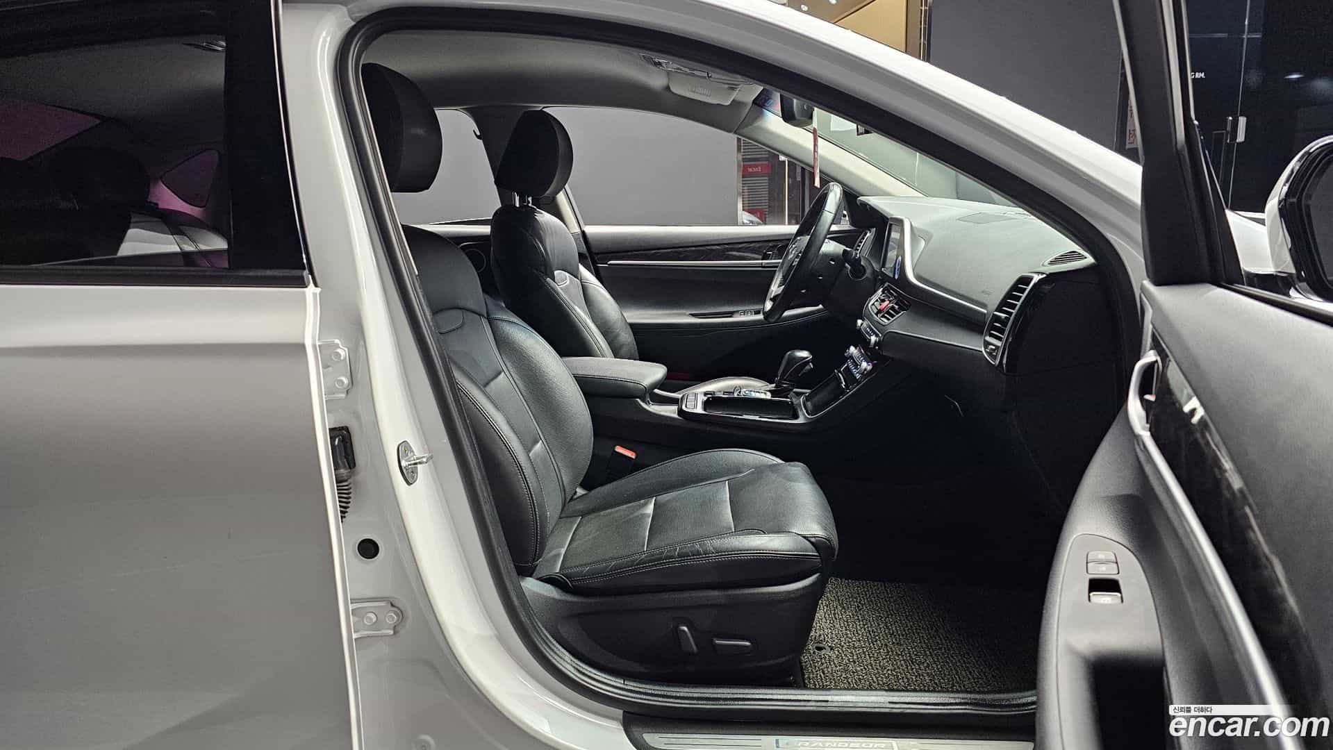 Grandeur Hyundai 2017.5-OPTION-016