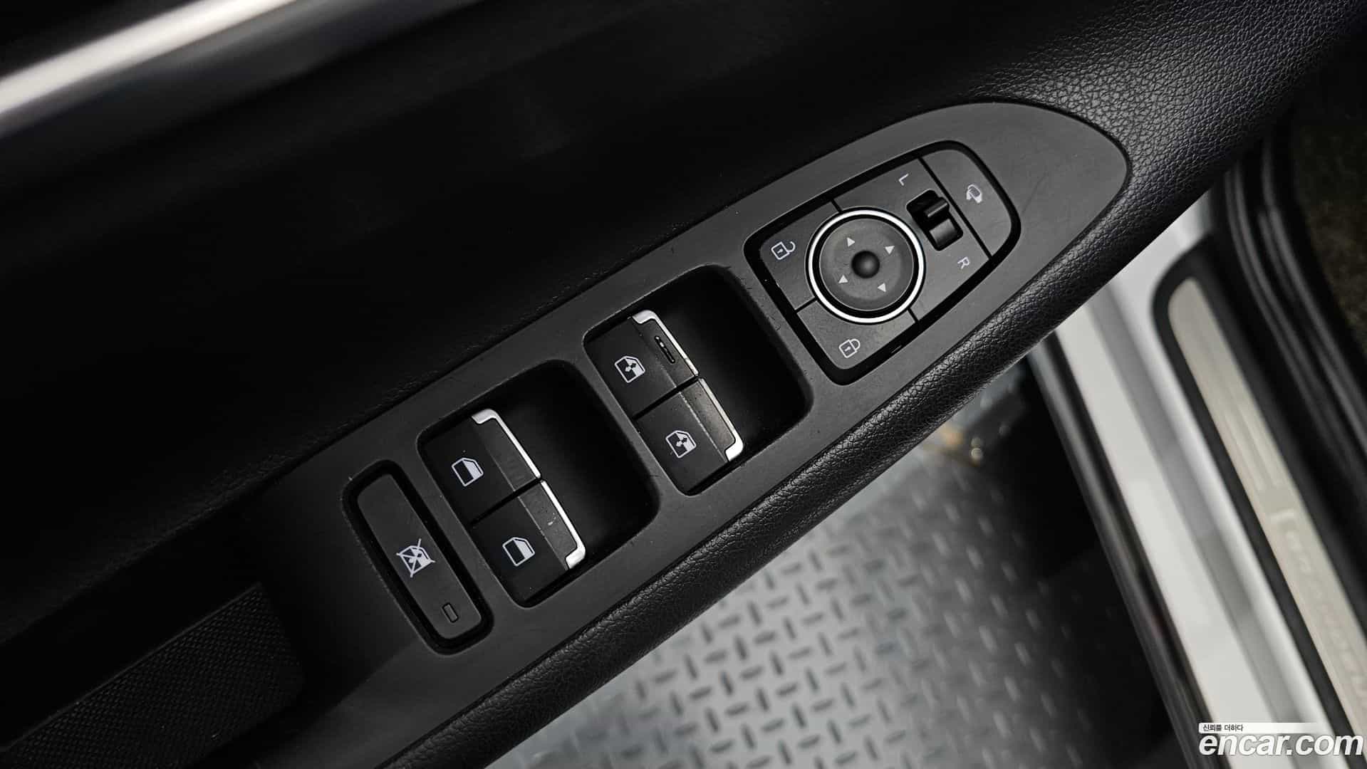 Grandeur Hyundai 2017.5-OPTION-020