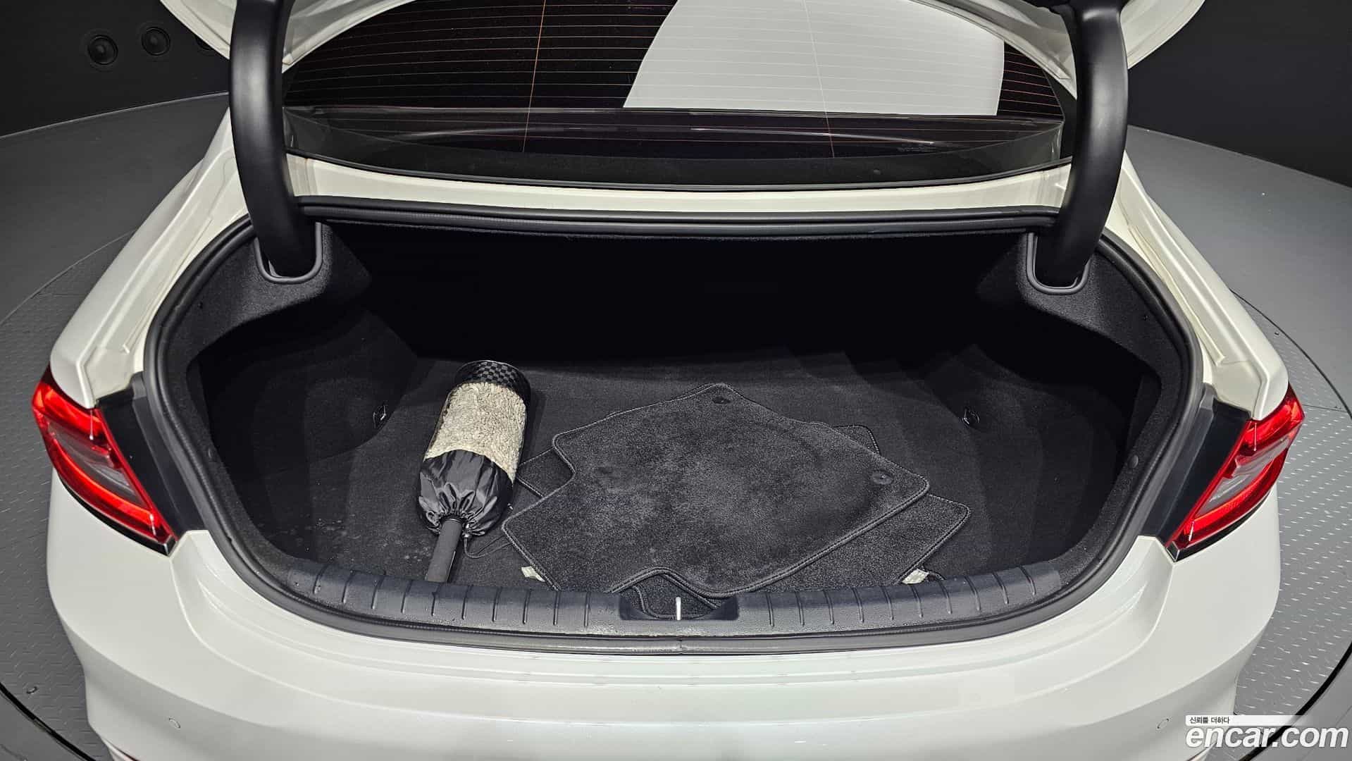 Grandeur Hyundai 2017.5-OPTION-024