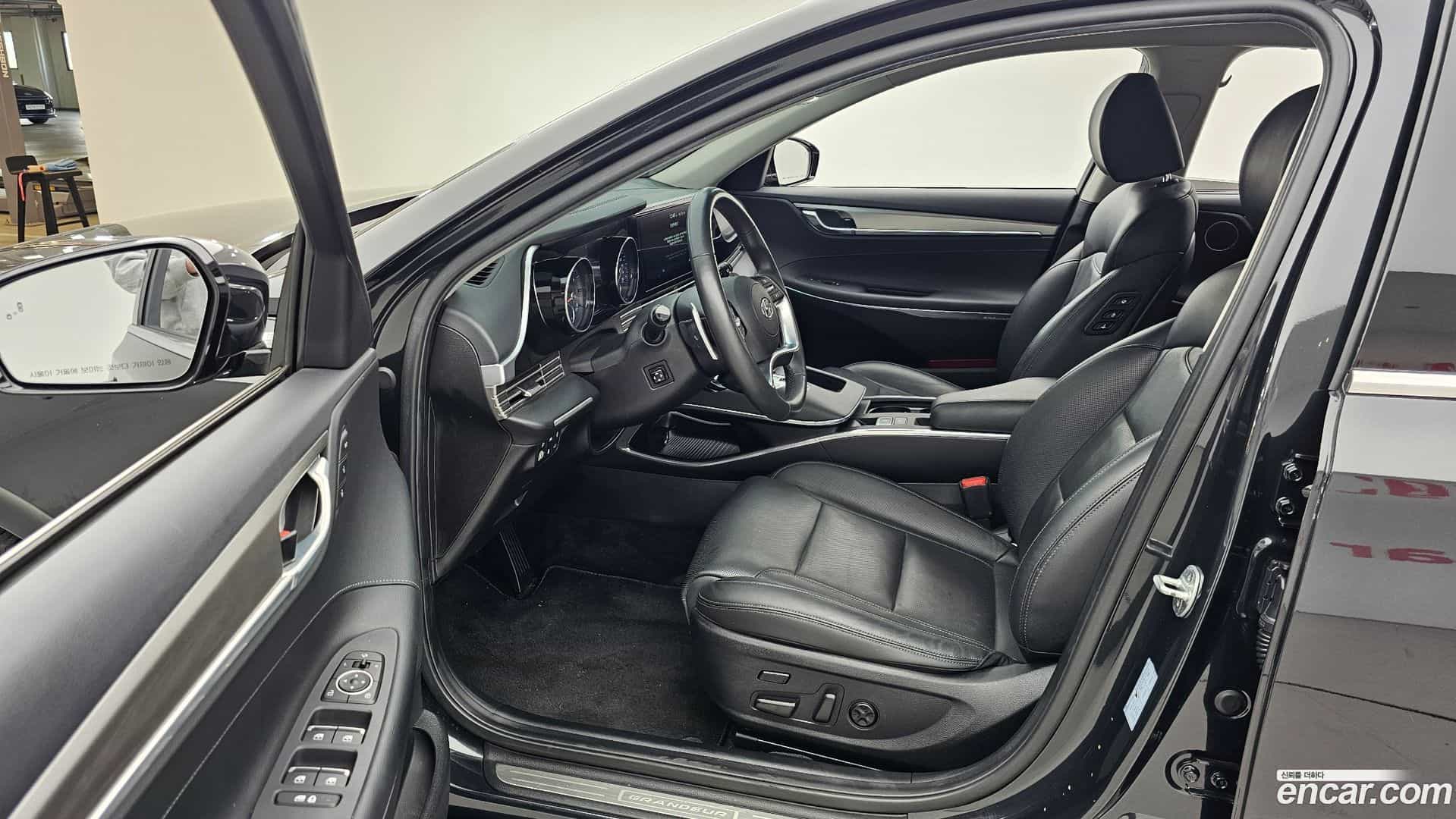 Grandeur Hyundai 2021.0-INNER-010