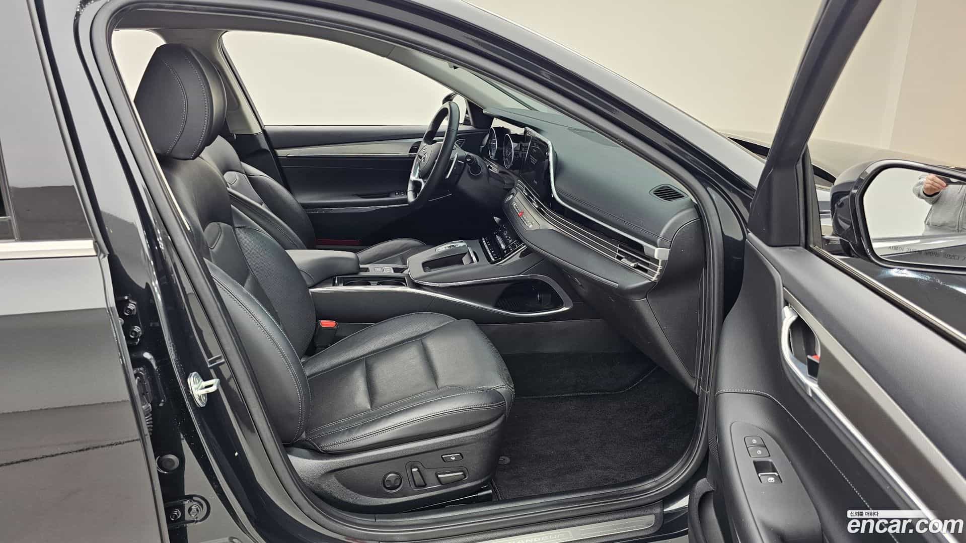 Grandeur Hyundai 2021.0-OPTION-015