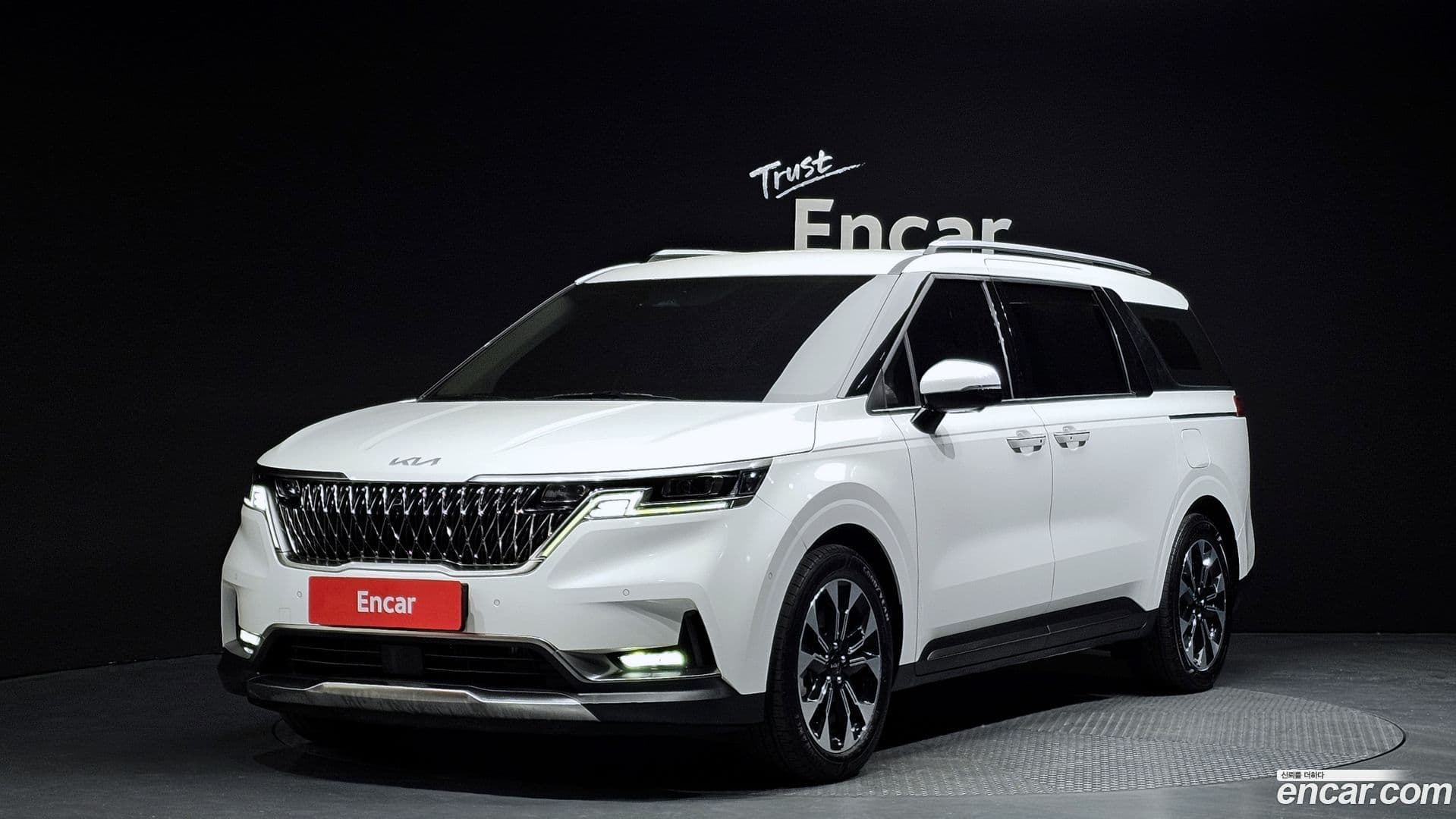 Main__Slider__Photo:Canival Kia 2022.1-0