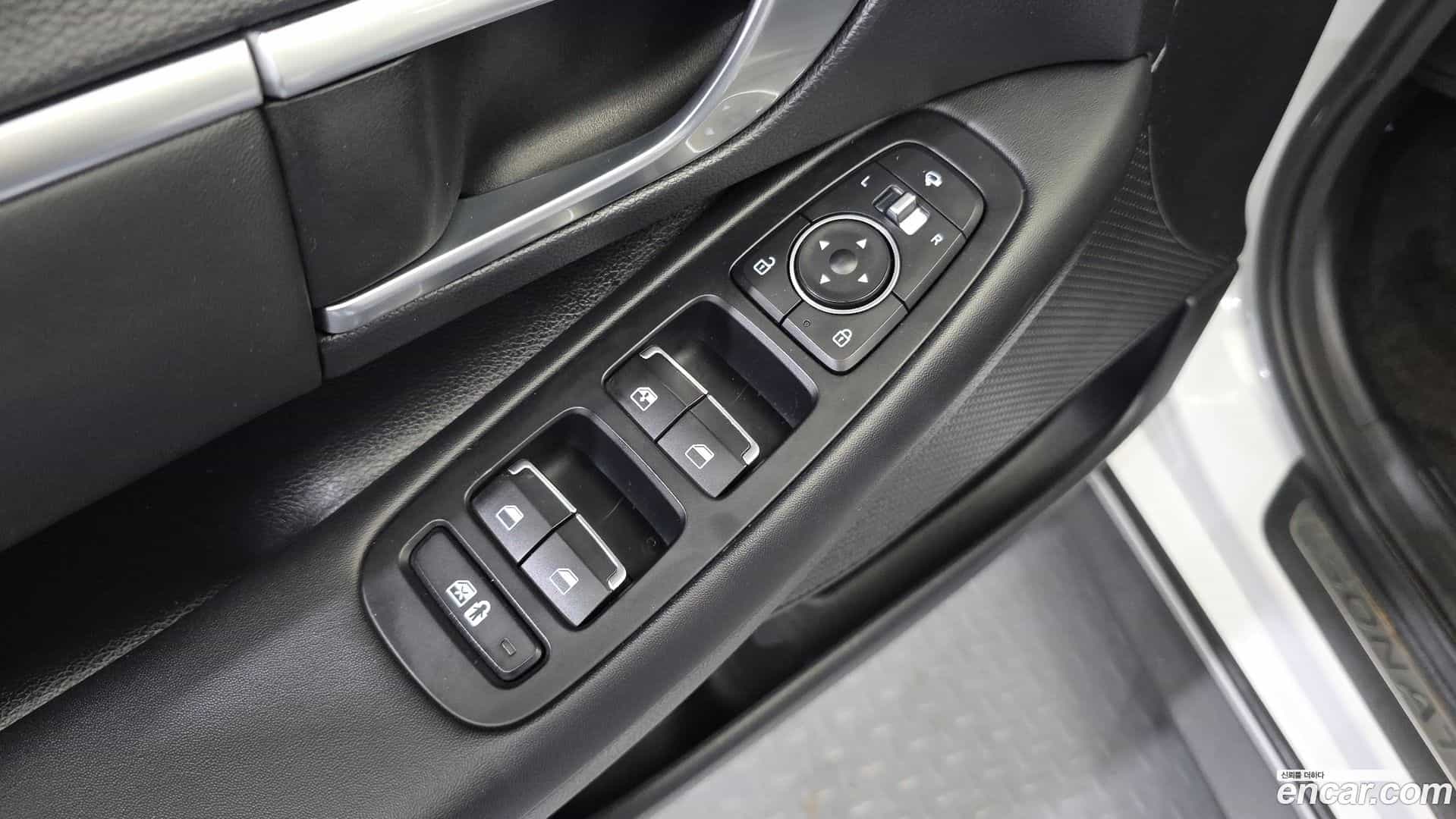 Sonata Hyundai 2019.4-OPTION-017
