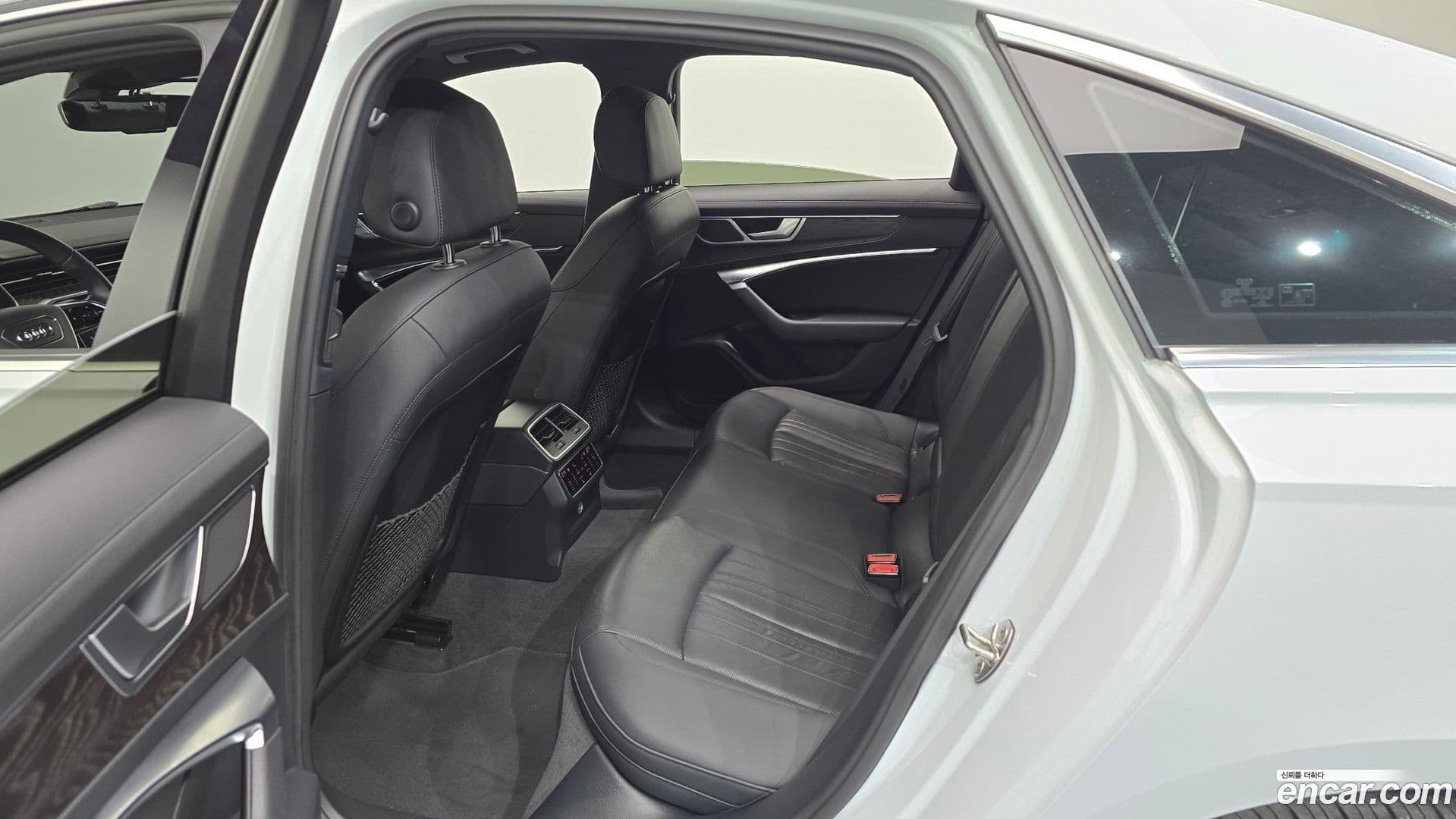 Main__Slider__Photo:A6 Audi 2021.2-10