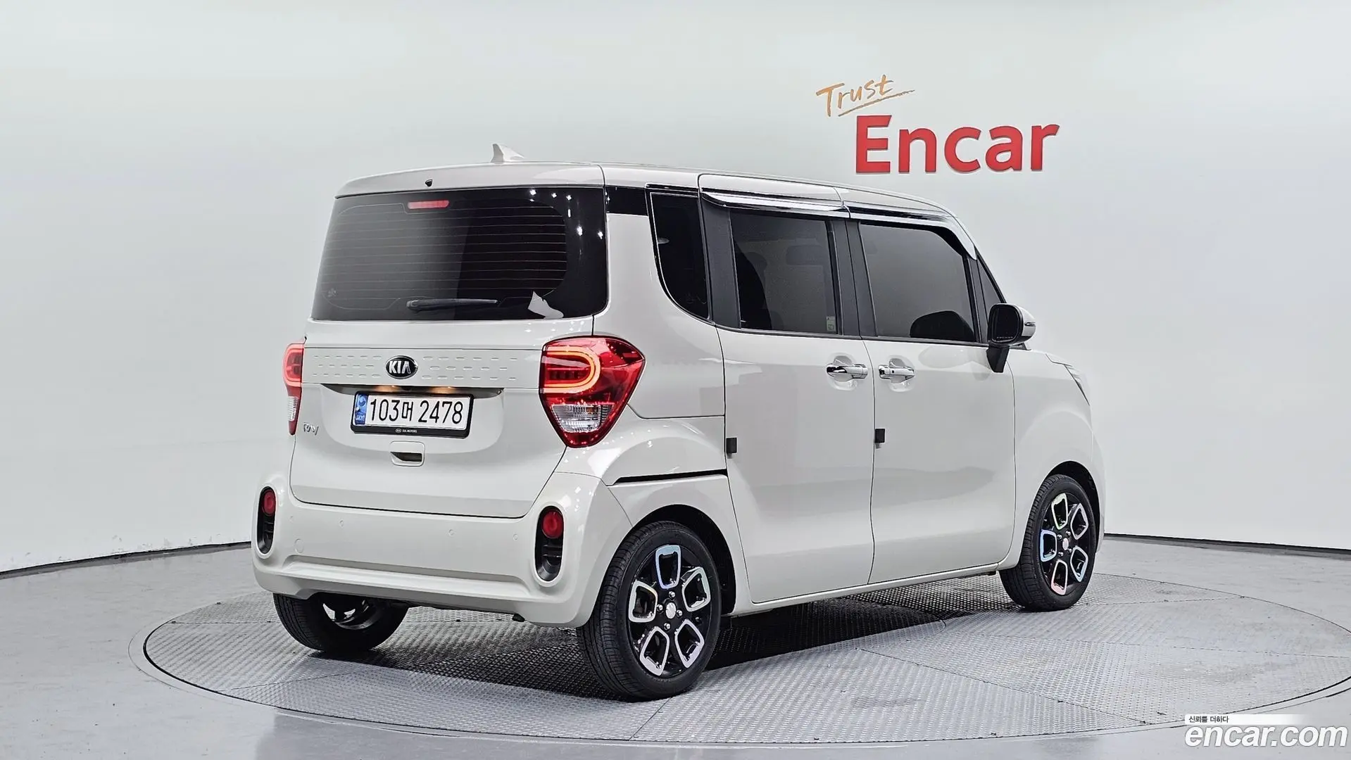 Main__Slider__Photo:RAY Kia 2021.4-1