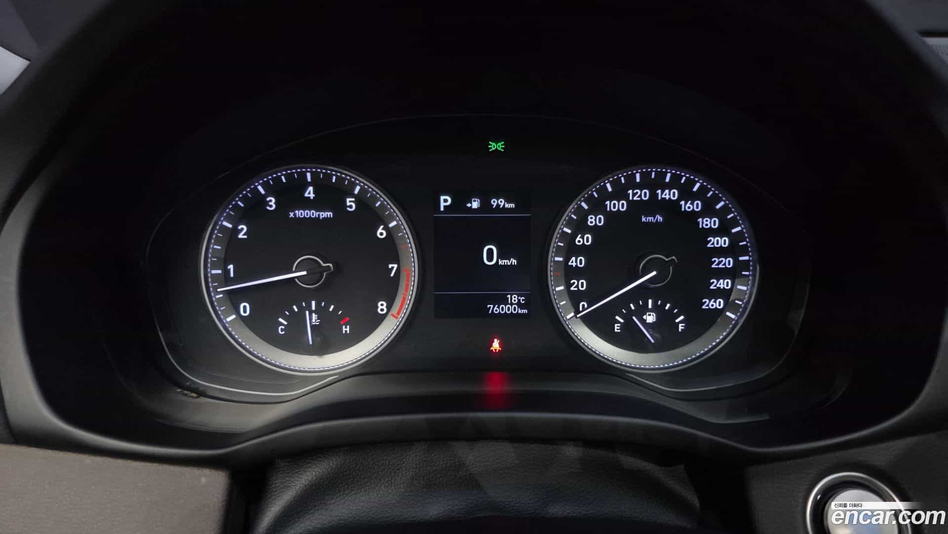 Grandeur Hyundai 2018.2-INNER-008
