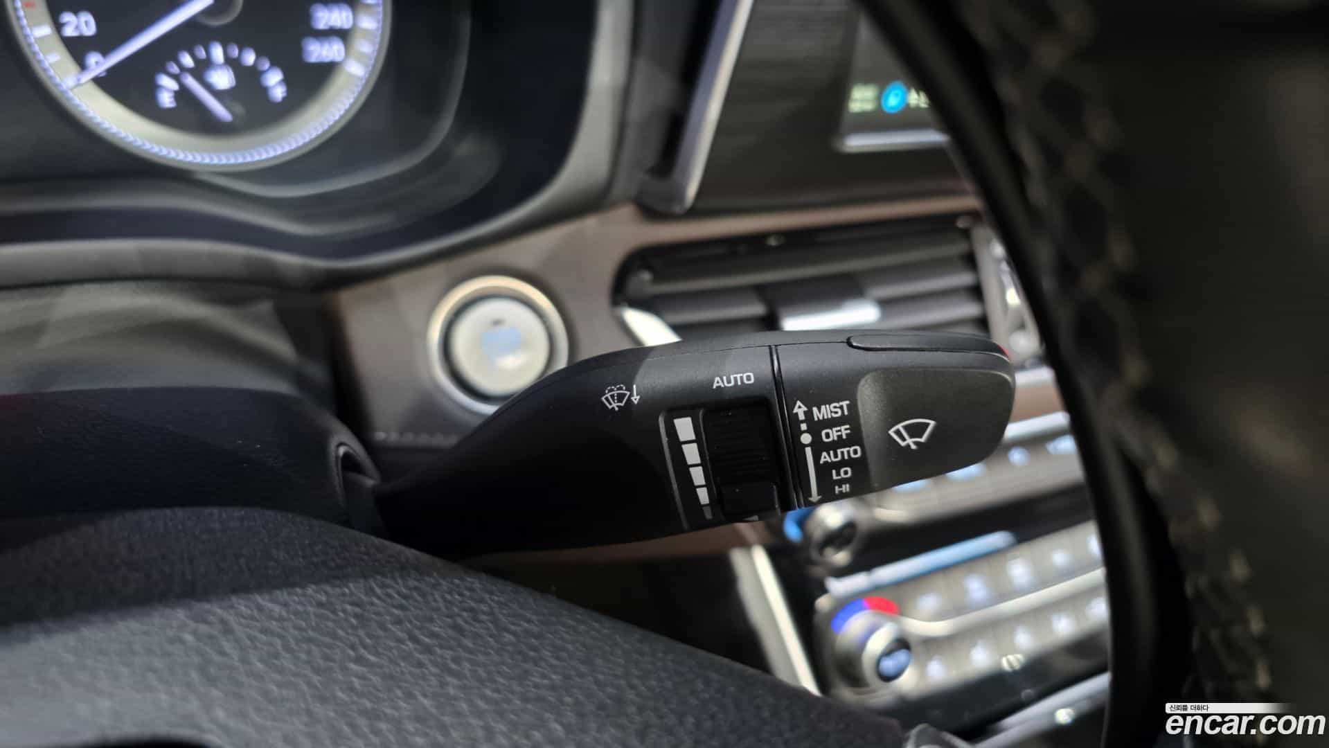 Grandeur Hyundai 2018.2-OPTION-047