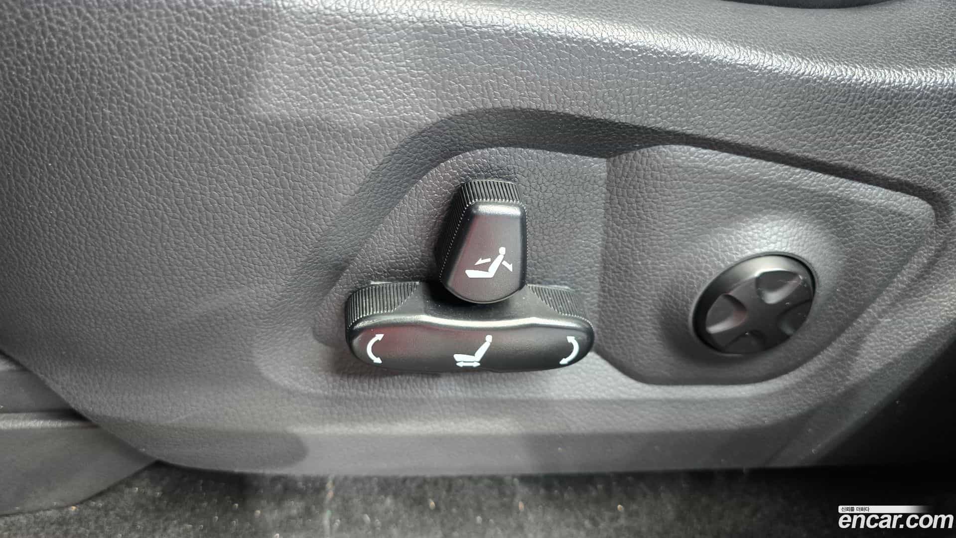 Rexton KG Mobility 2019.0-OPTION-044