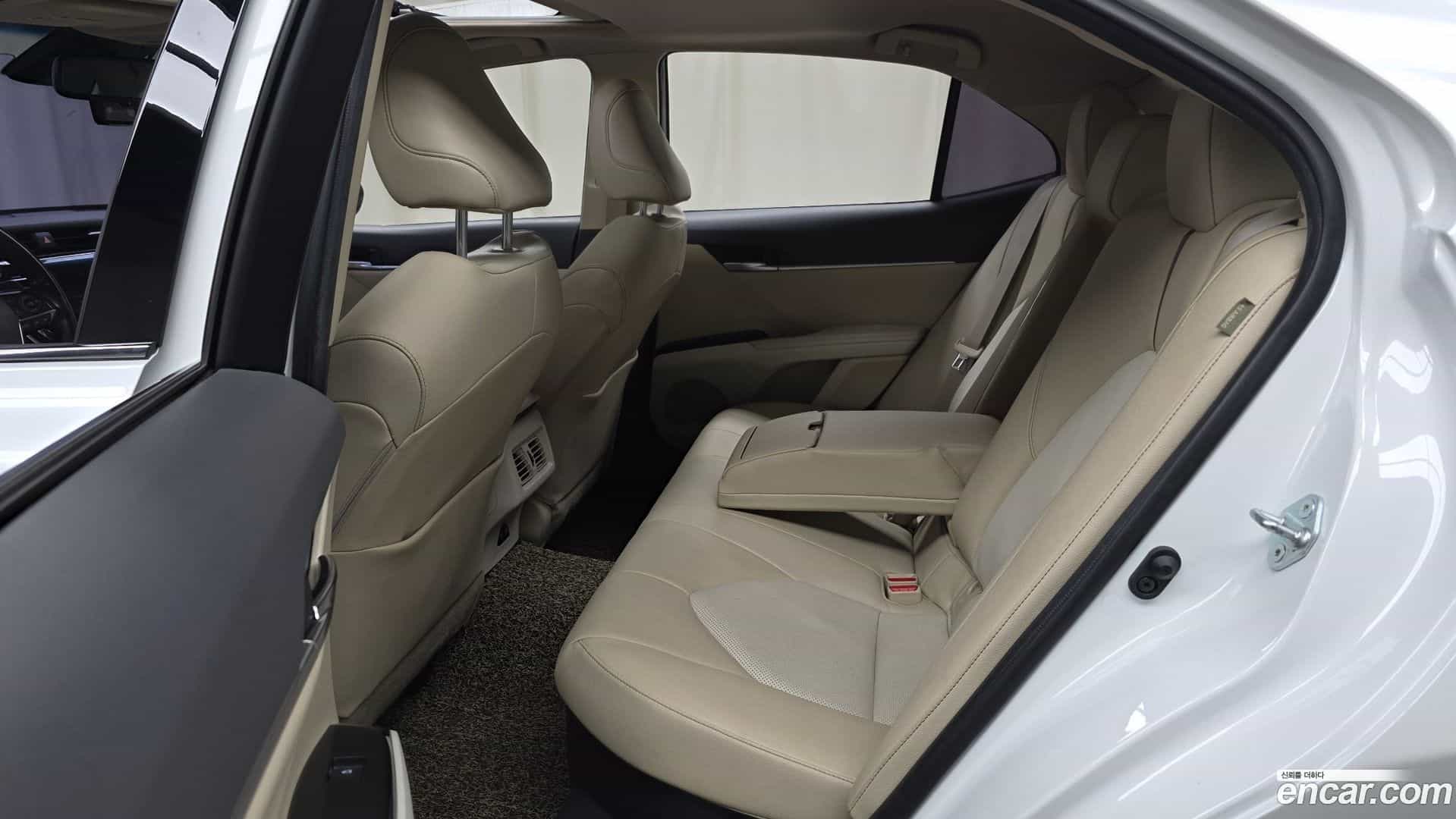 Camry Toyota 2019.2-OPTION-015