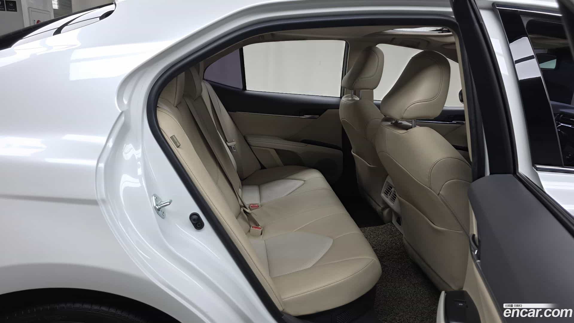 Camry Toyota 2019.2-INNER-036