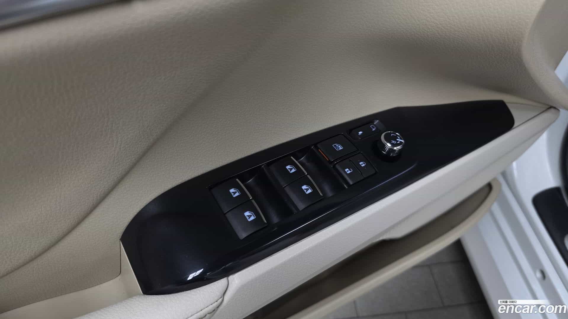 Camry Toyota 2019.2-OPTION-040