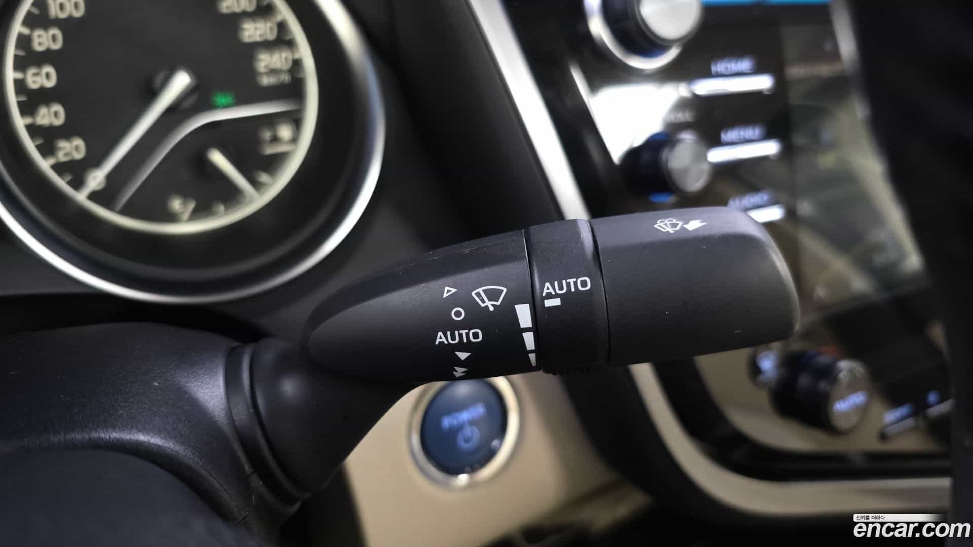 Camry Toyota 2019.2-OPTION-041