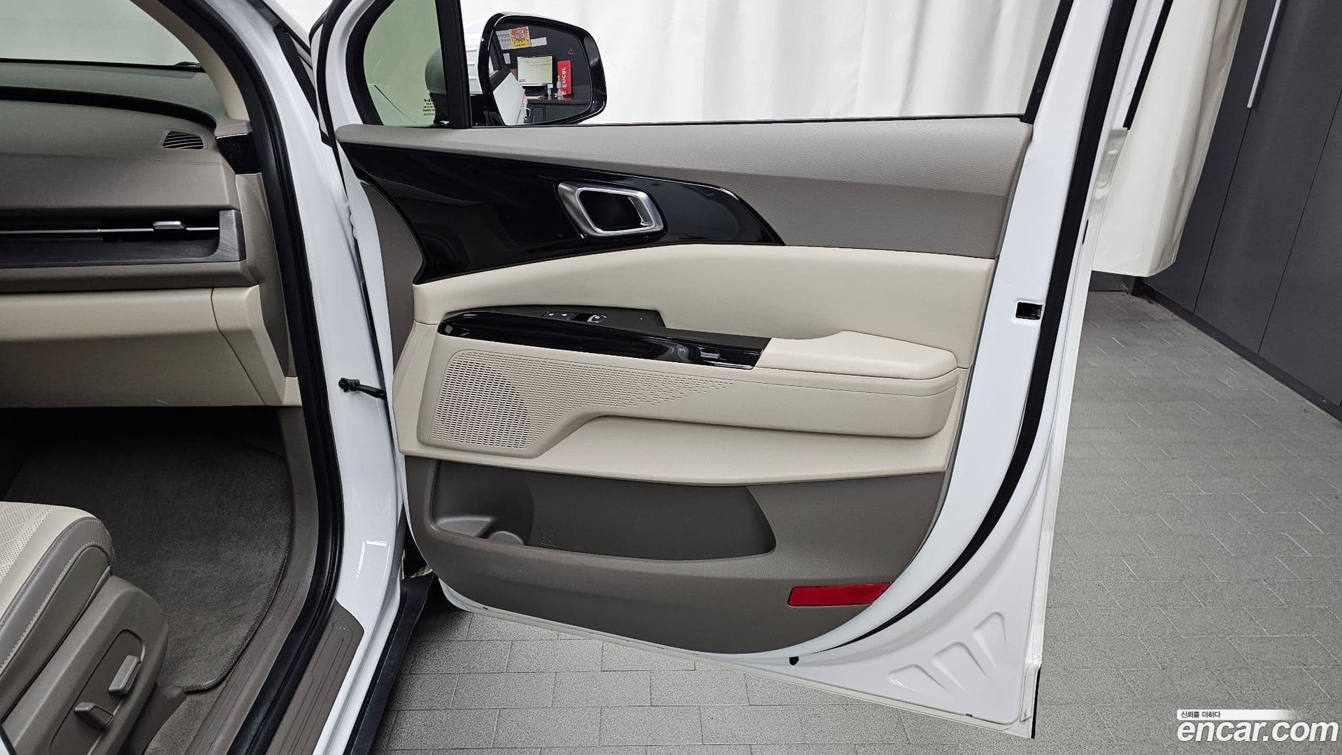 Main__Slider__Photo:Canival Kia 2022.3-24