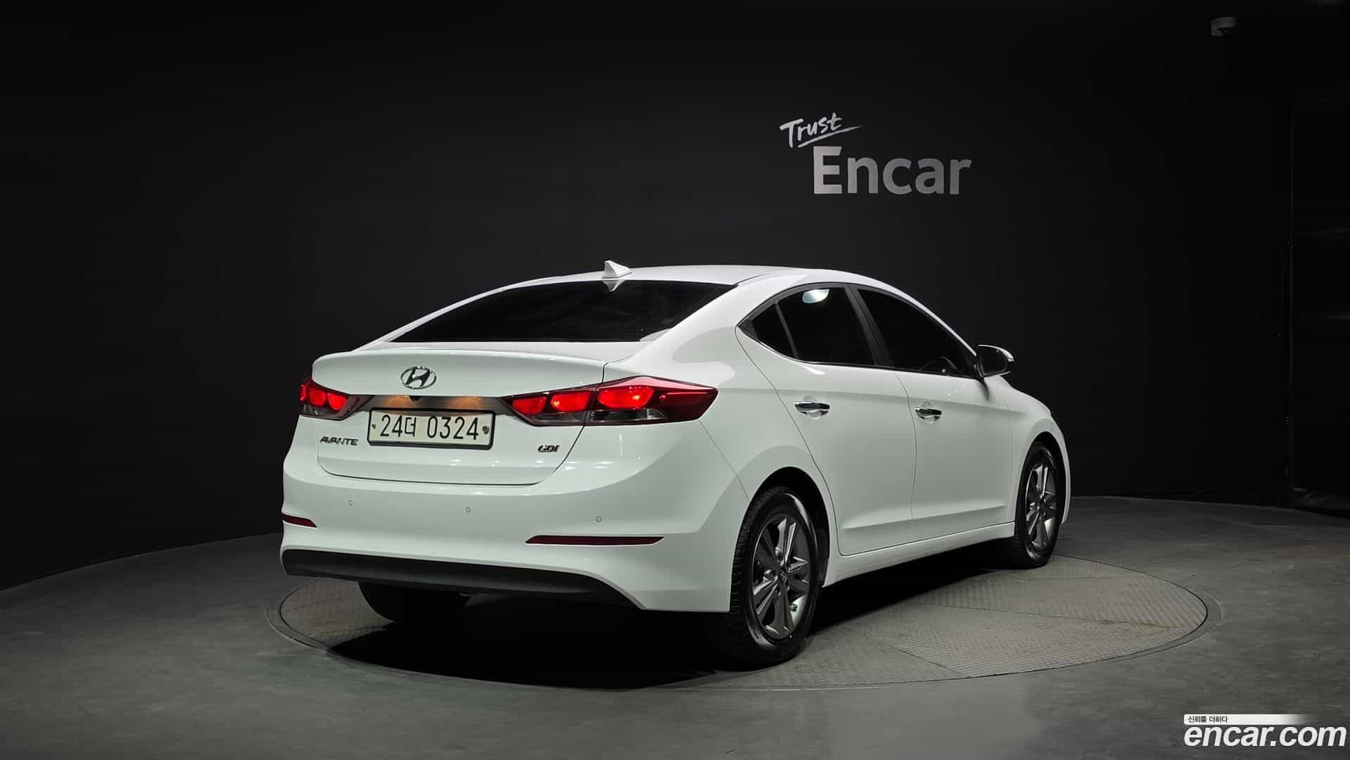 AVANTE Hyundai 2016.8-OUTER-002