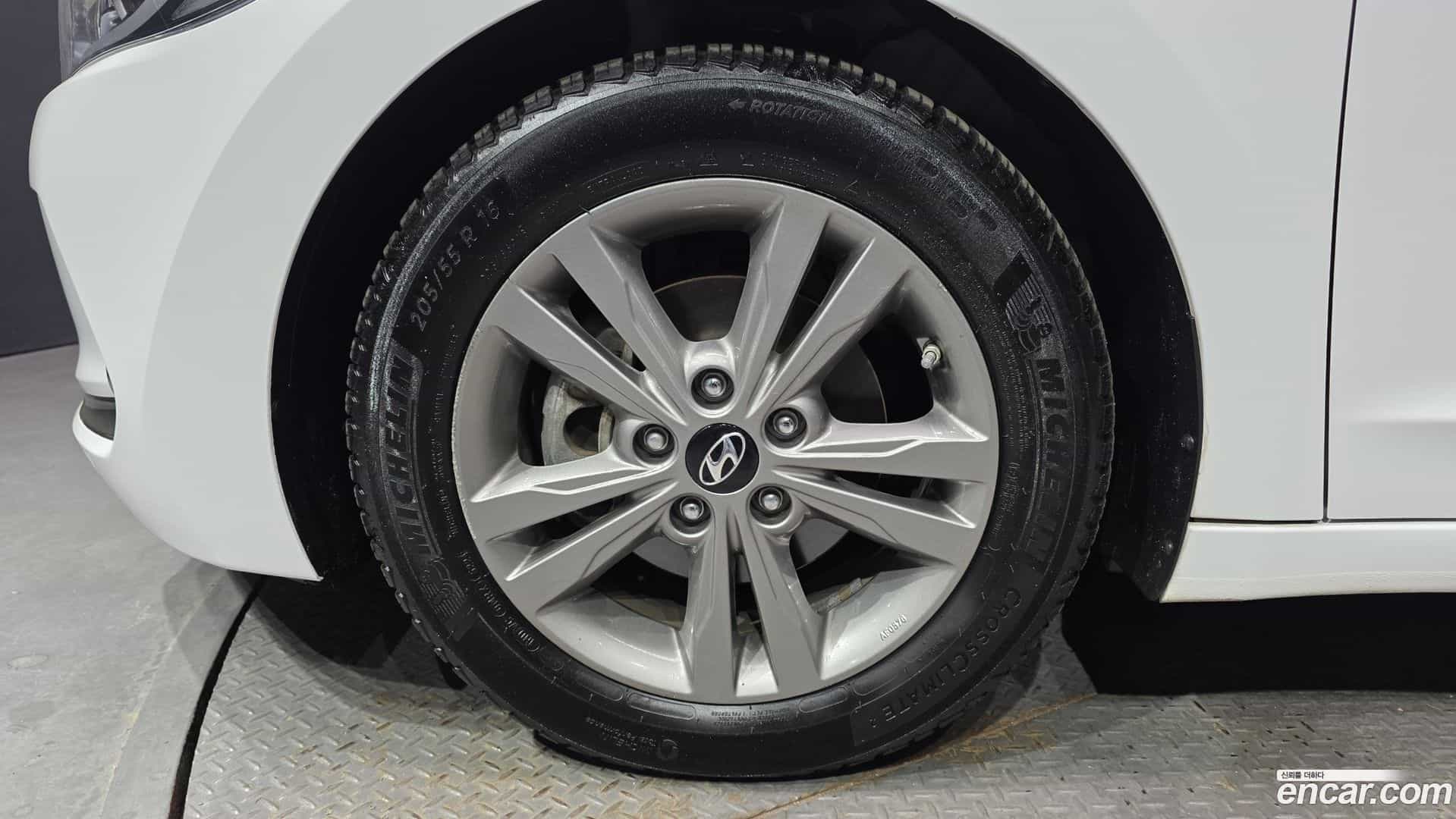 AVANTE Hyundai 2016.8-OUTER-005
