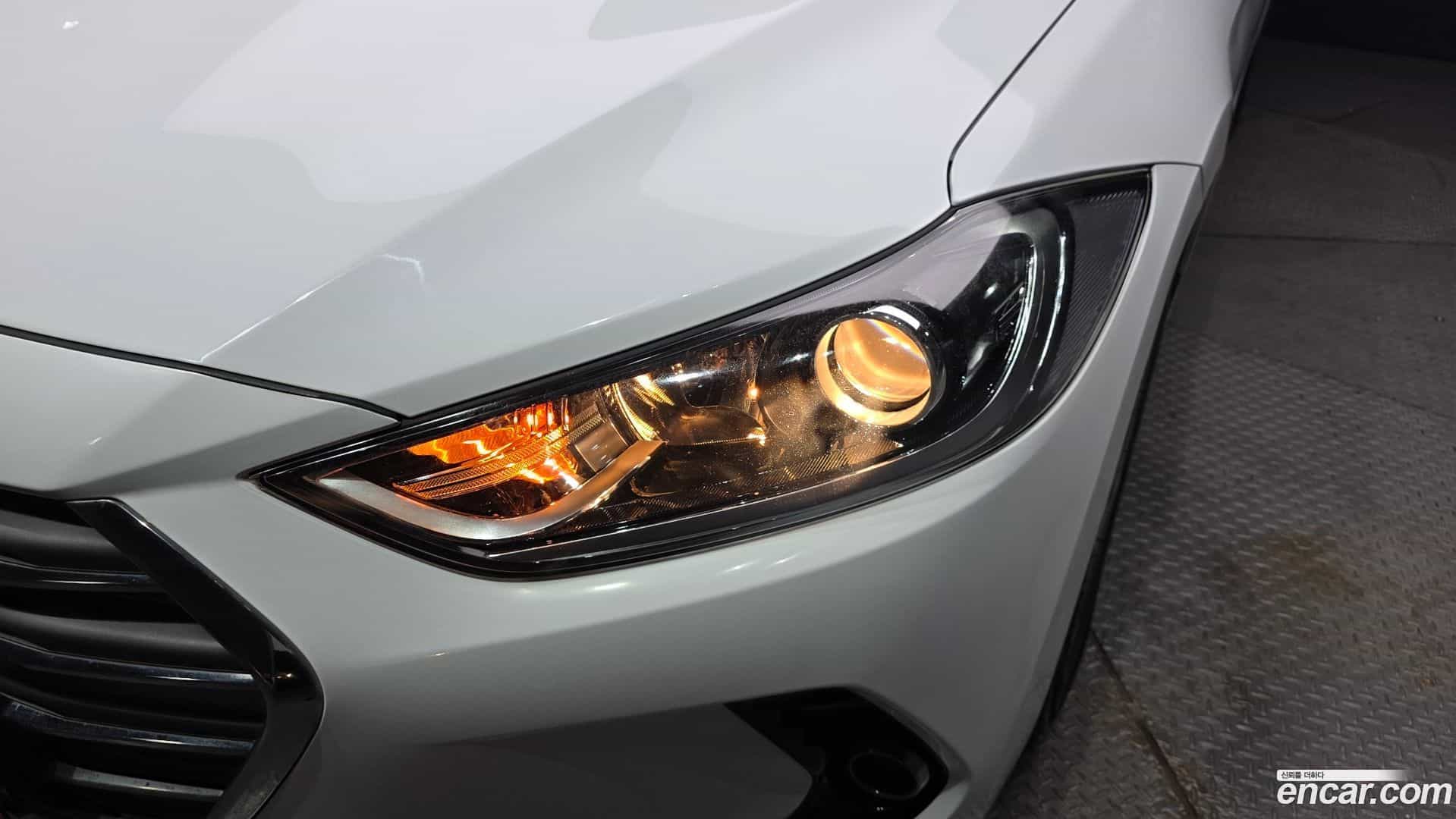AVANTE Hyundai 2016.8-OUTER-032