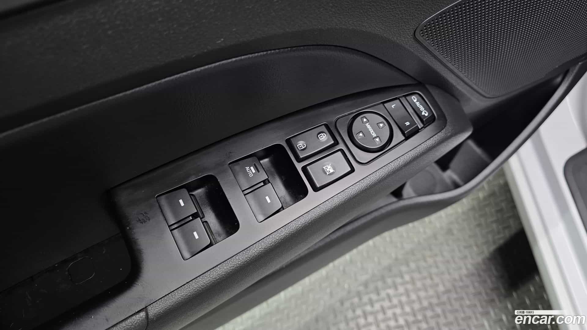 AVANTE Hyundai 2016.8-OPTION-040