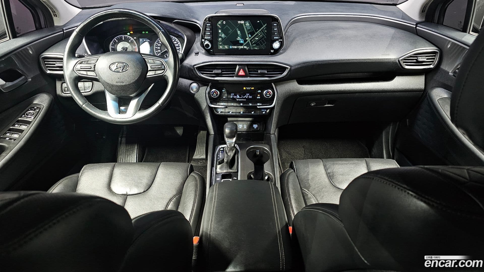 Main__Slider__Photo:Santafe Hyundai 2019.0-6