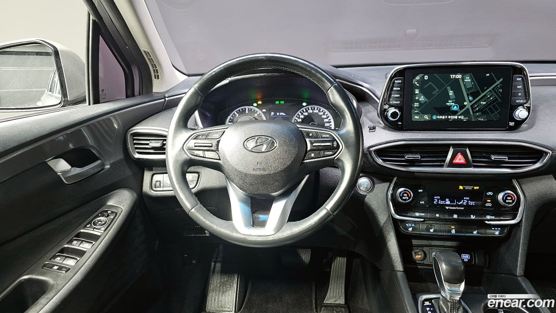 Main__Slider__Photo:Santafe Hyundai 2019.0-12