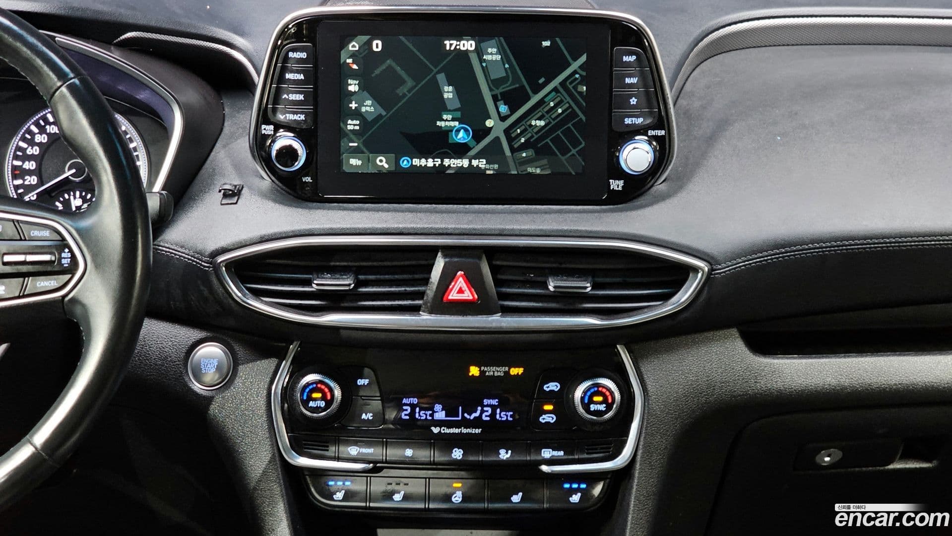 Main__Slider__Photo:Santafe Hyundai 2019.0-13