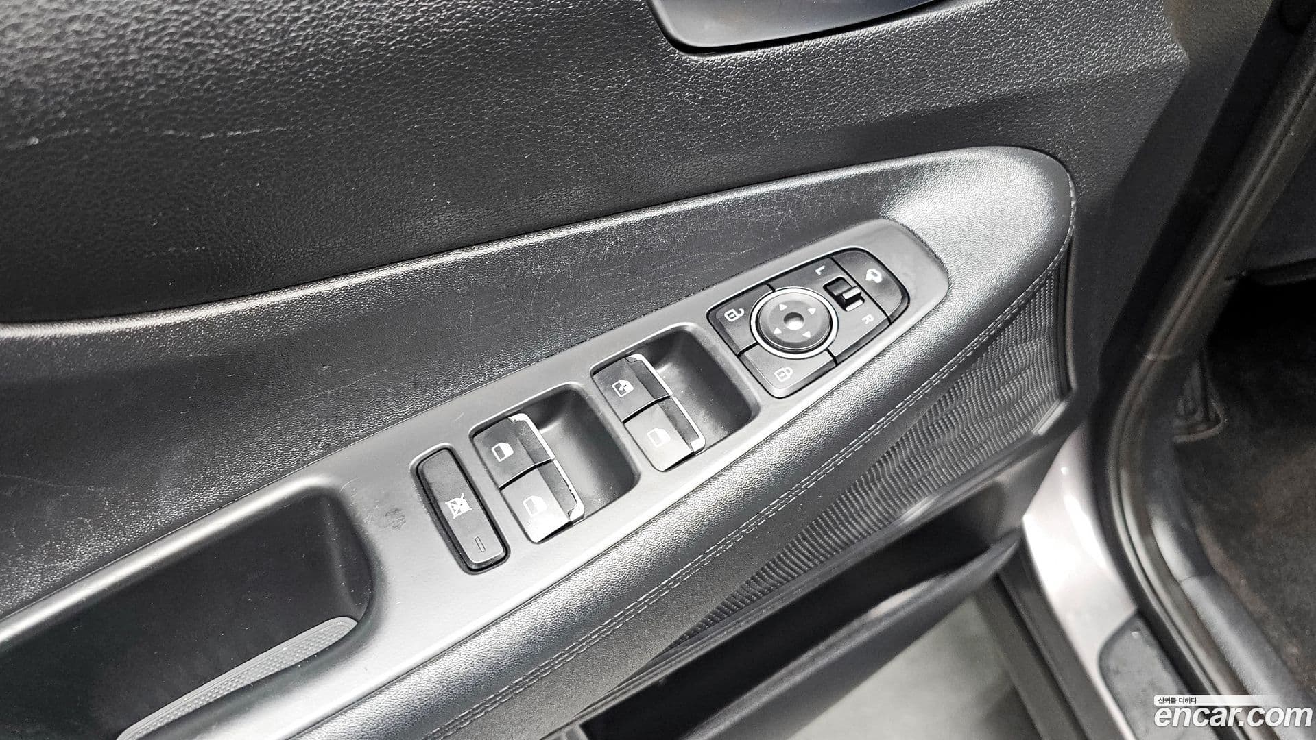 Main__Slider__Photo:Santafe Hyundai 2019.0-17