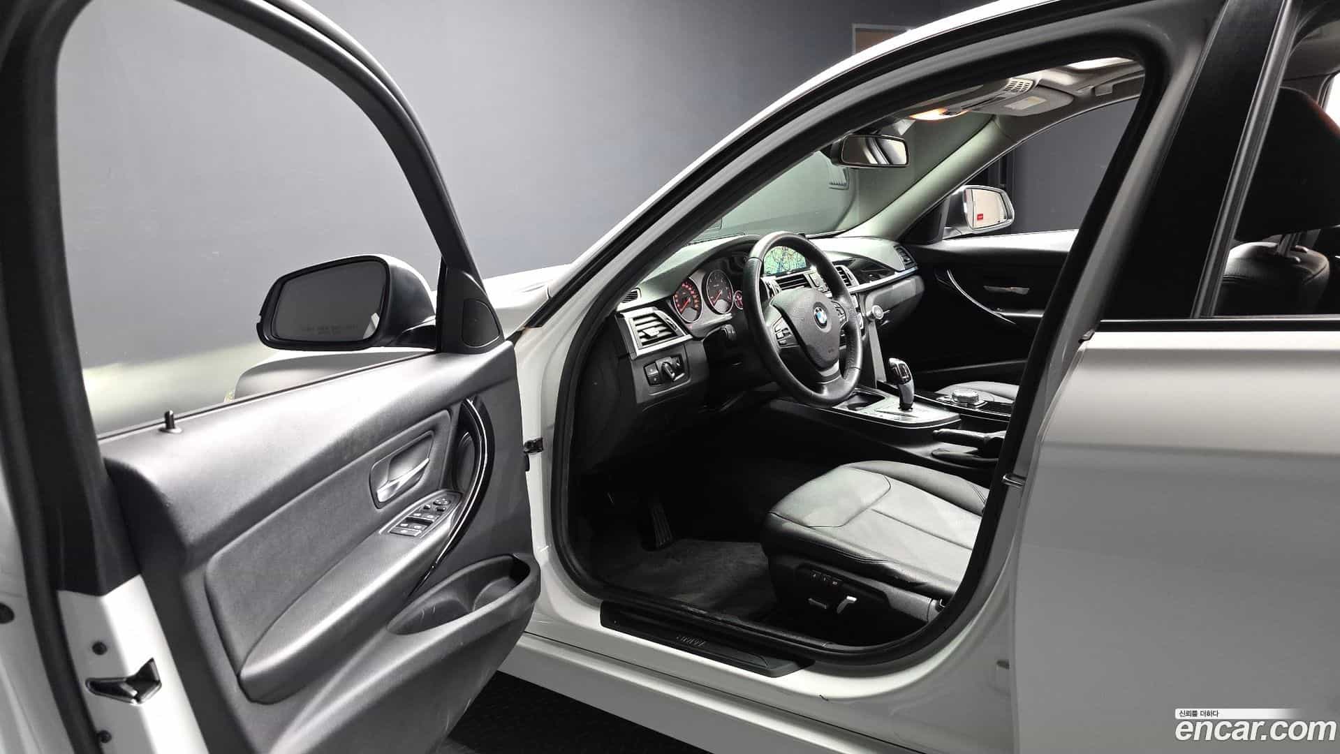 3-Series BMW 2016.5-INNER-010