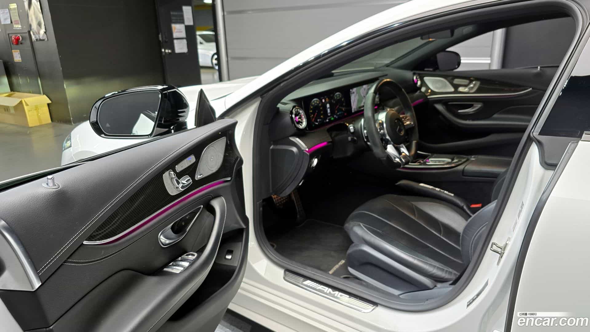 CLS-Class Mercedes-Benz 2021.10-INNER-010