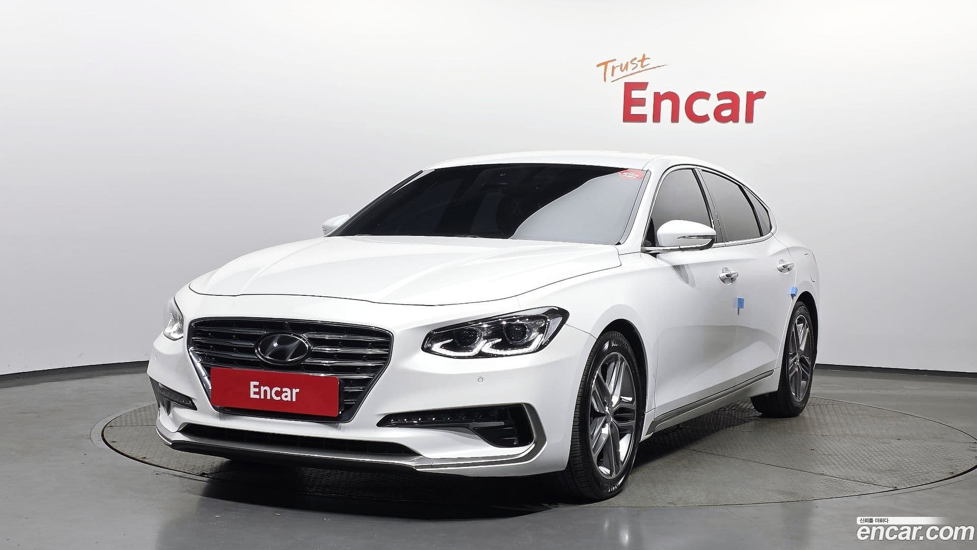 Main__Slider__Photo:Grandeur Hyundai 2019.4-0