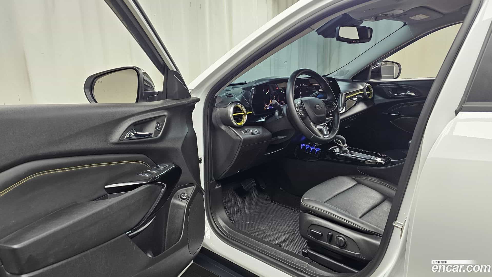 Trax Chevrolet 2023.4-INNER-010